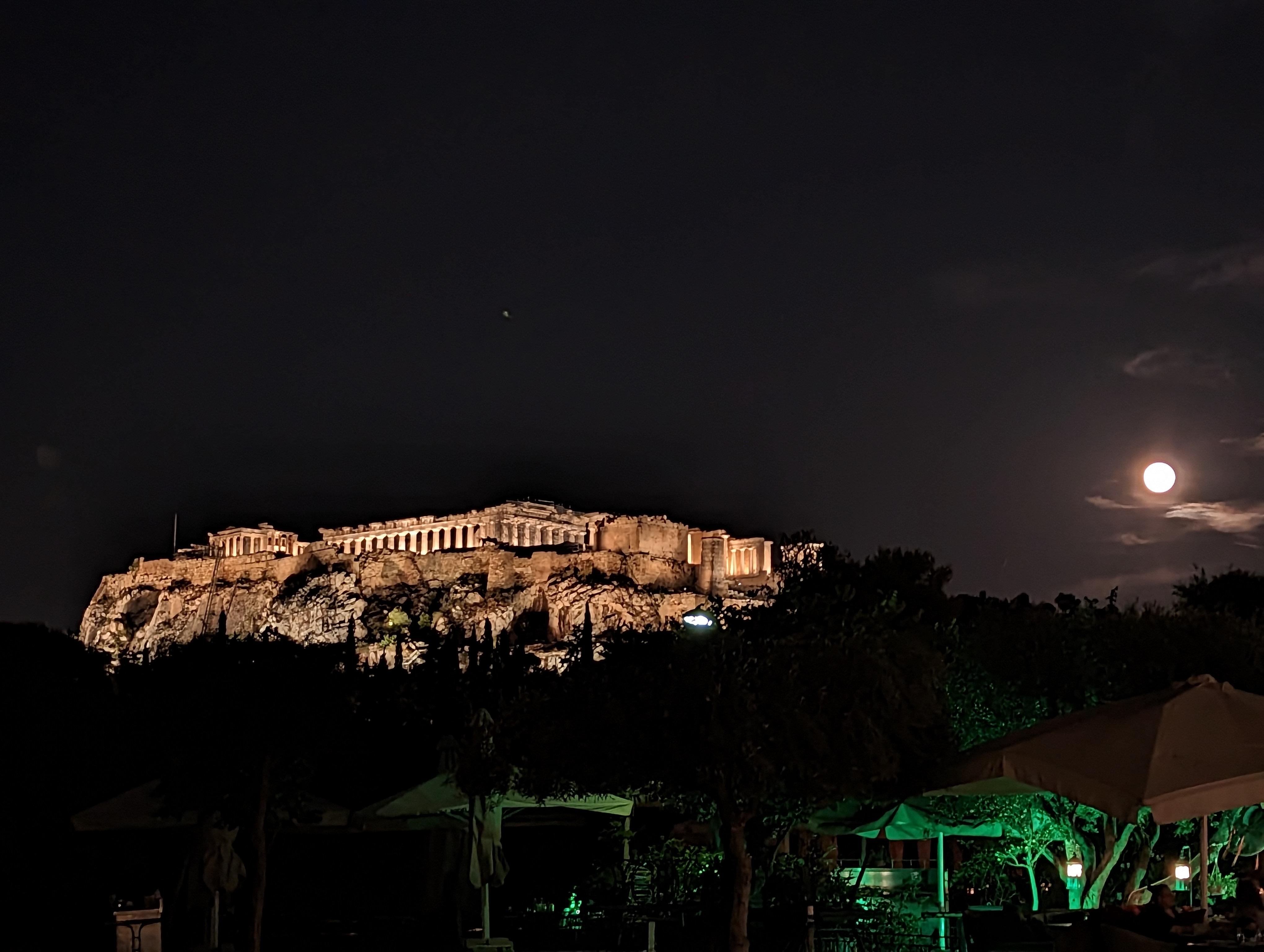 Athens After Dark Walking Tour with Dinner