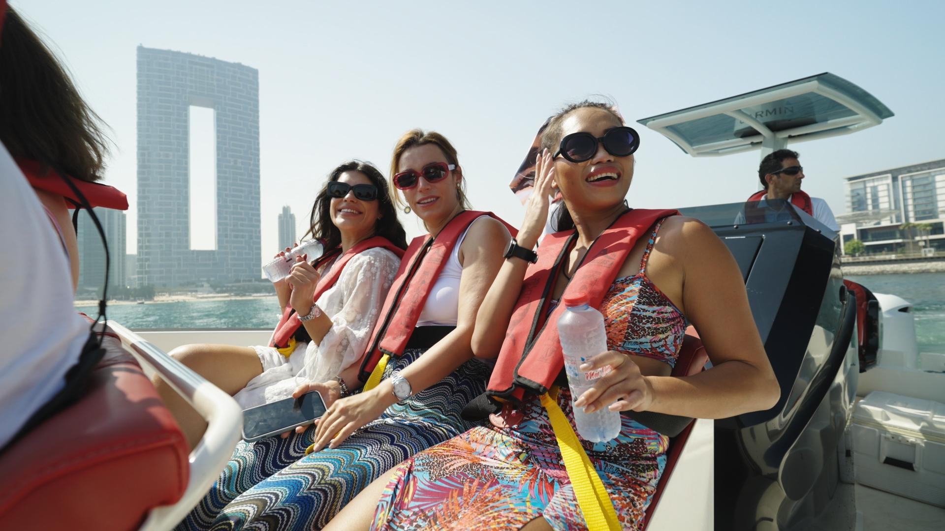 Dubai Marina Speed Boat Tour: Atlantis & Burj Al Arab Views