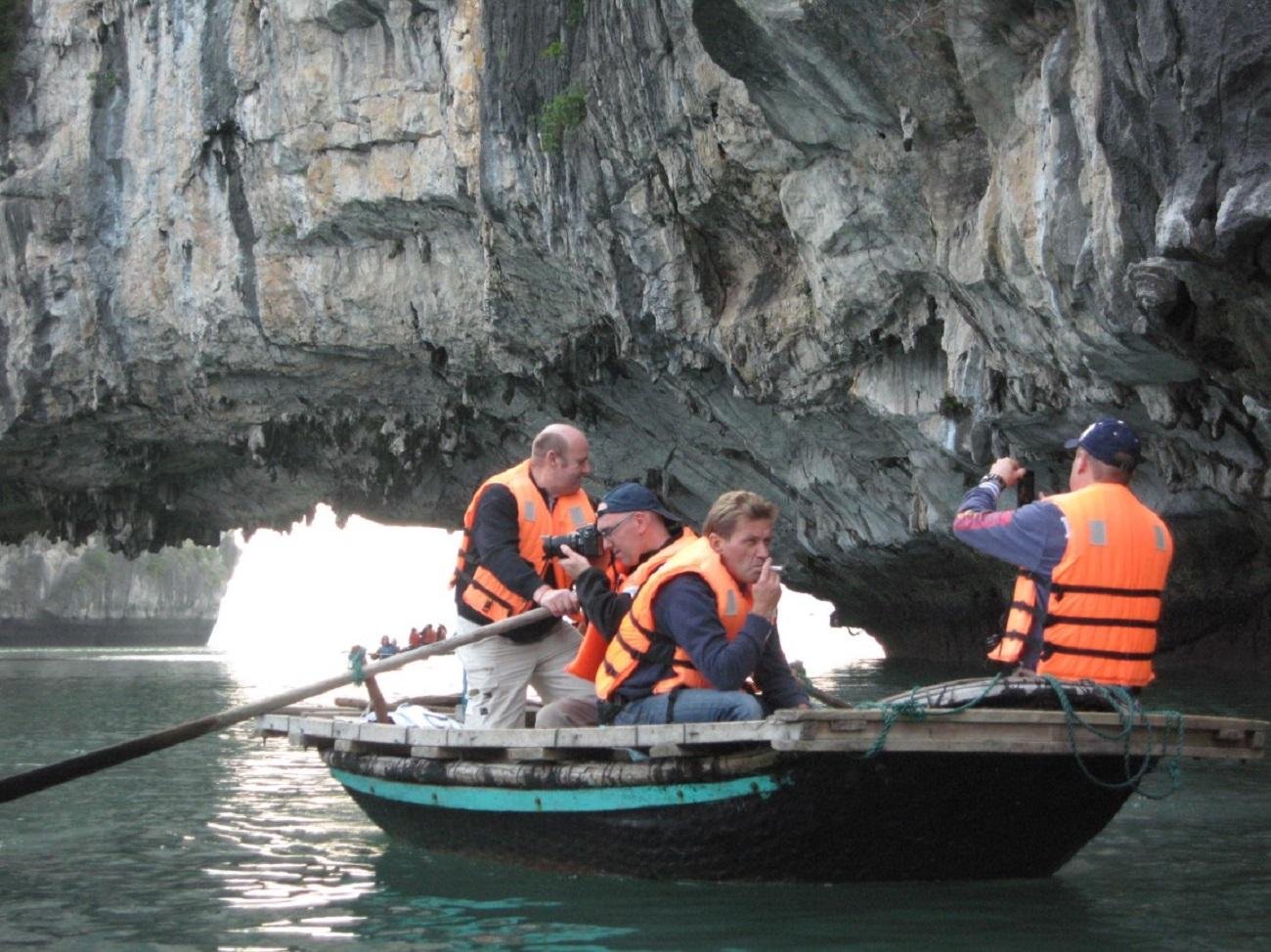 2-Day Halong & Bai Tu Long Bay 5-Star Cruise from Hanoi