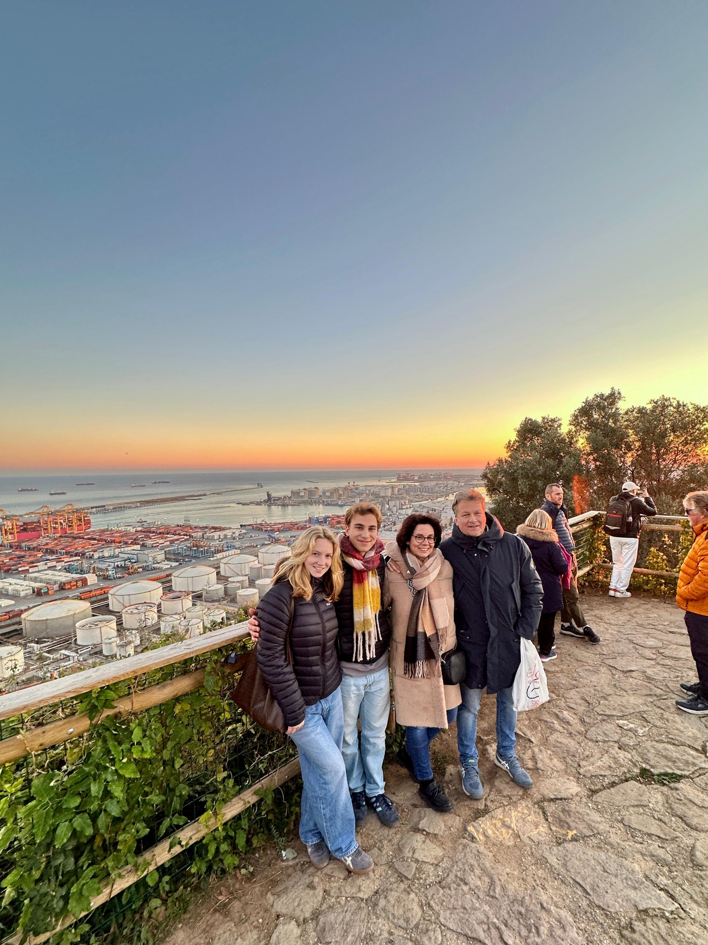 Montjuïc Guided Tour with Port Cable Car & Beach Walk