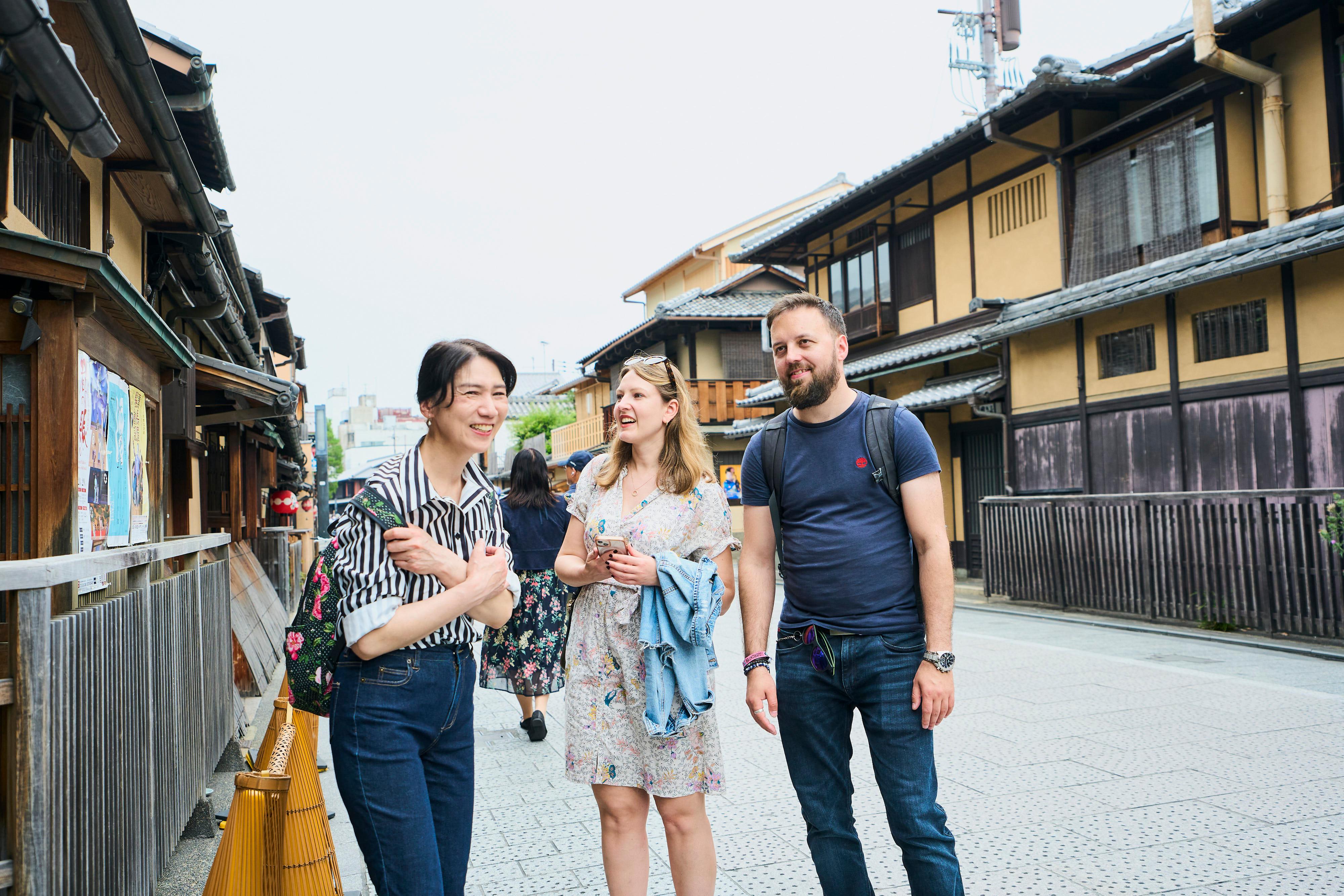 Private Gion Geisha District & Hidden Treasures Tour