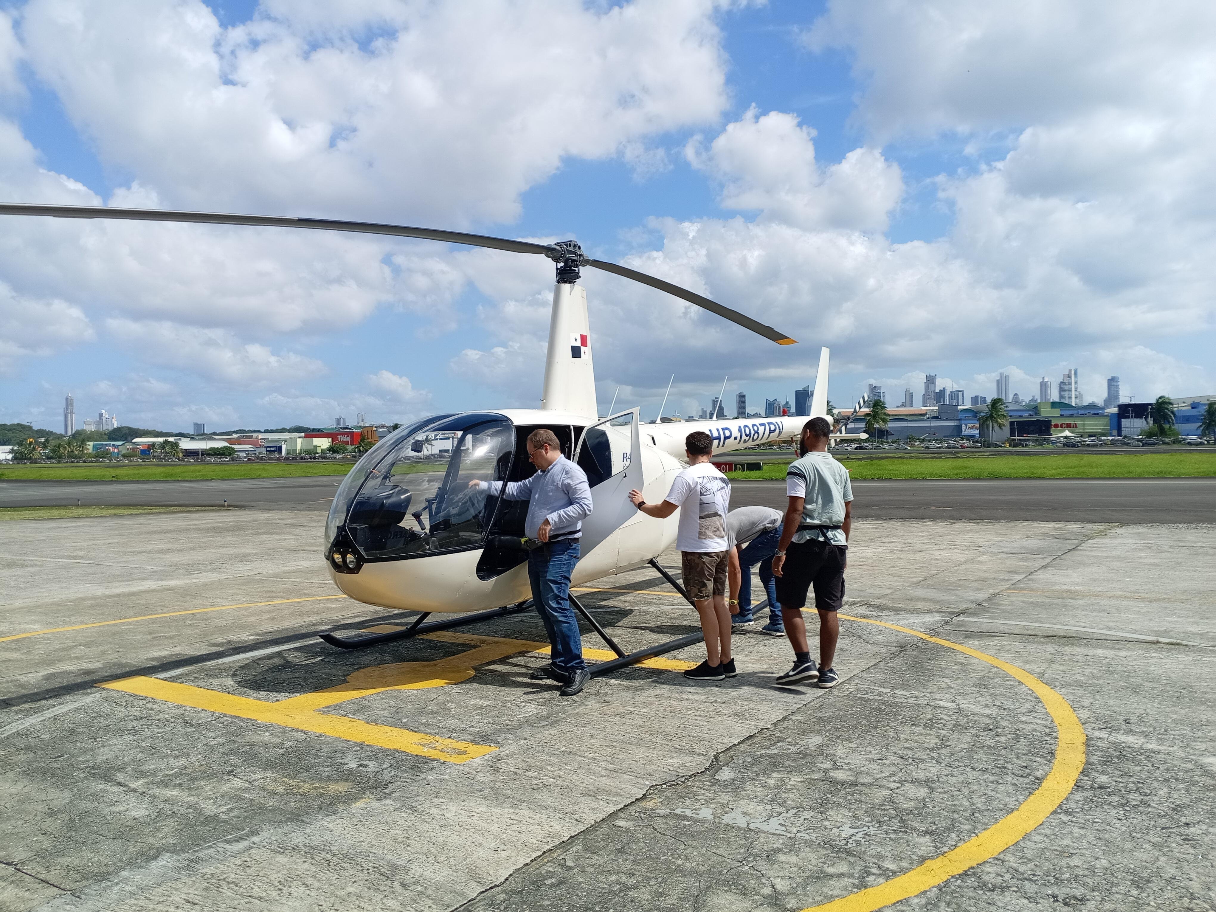 Panama City: Luxury Helicopter Tours & Special Occasion Packages