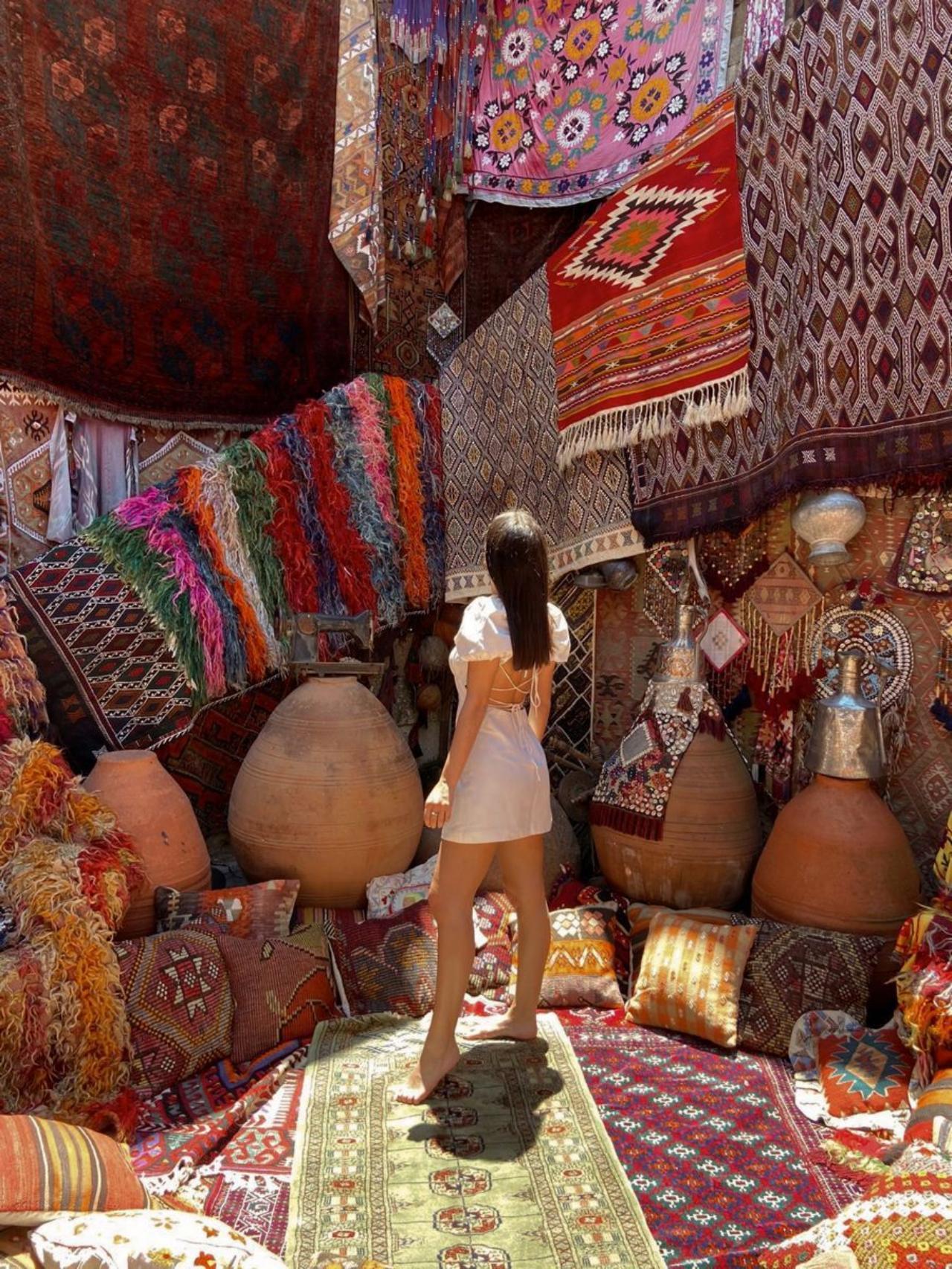 Delhi Private Shopping Tour with Local Expert