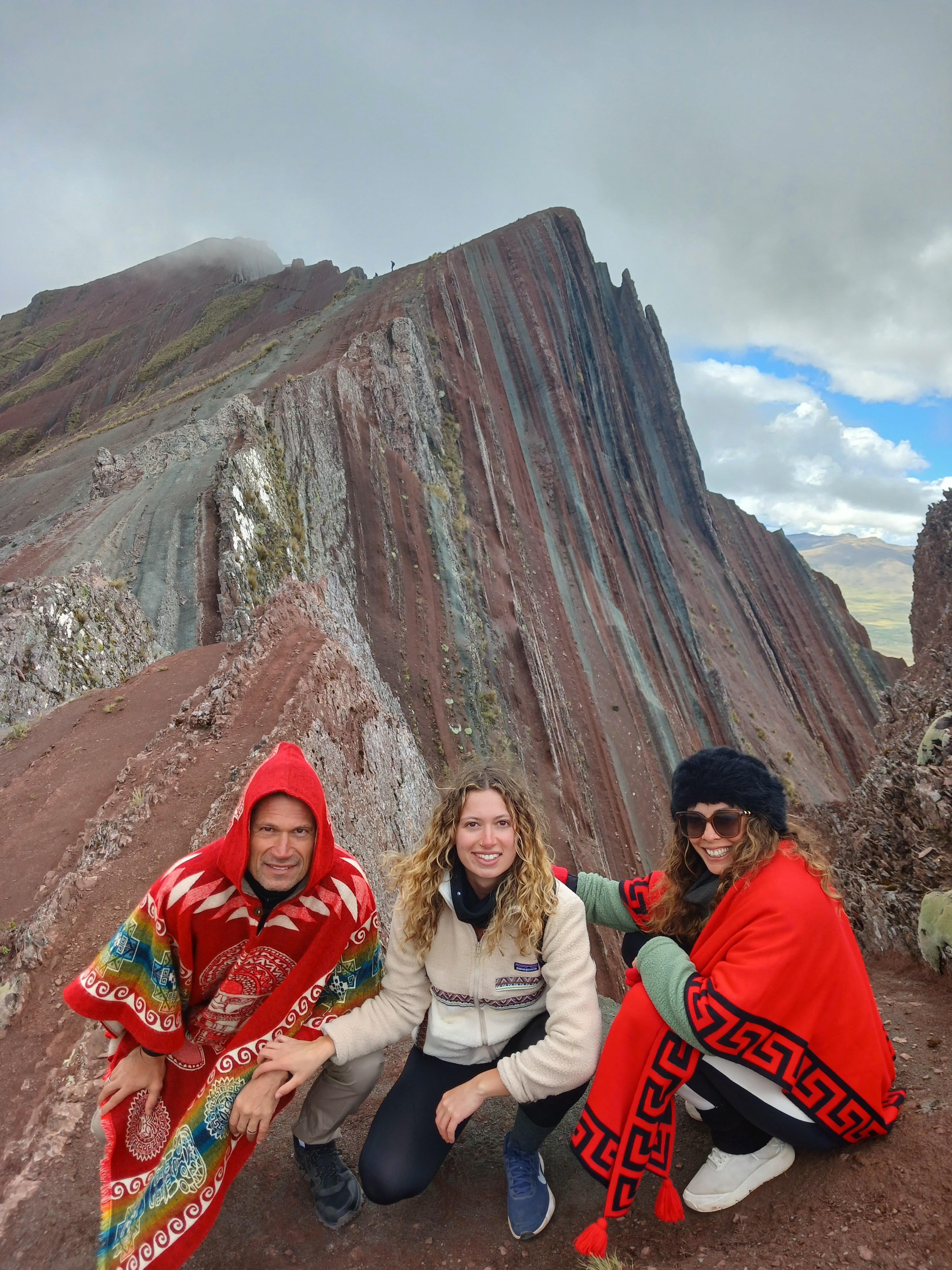 Pallay Punchu Mountain & Langui-Layo Lagoon Full-Day Trek