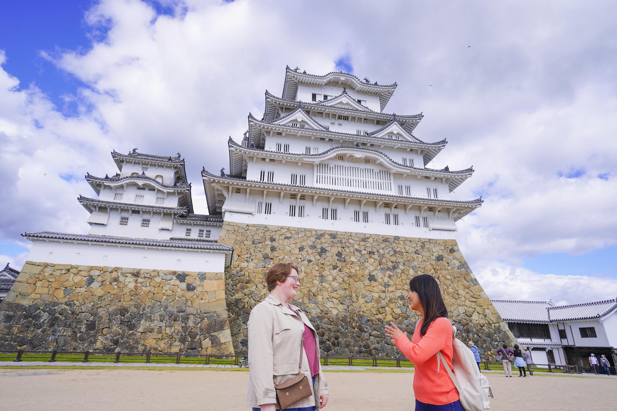 Himeji Castle Bike Tour: Samurai History, Garden & Matcha