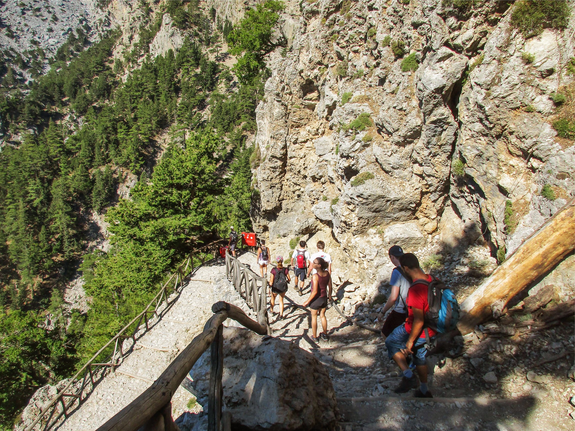 Samaria Gorge hike Crete — Xyloskalo descent, Iron Gates Sideroportes, kri-kri ibex, Agia Roumeli Libyan Sea — image 20