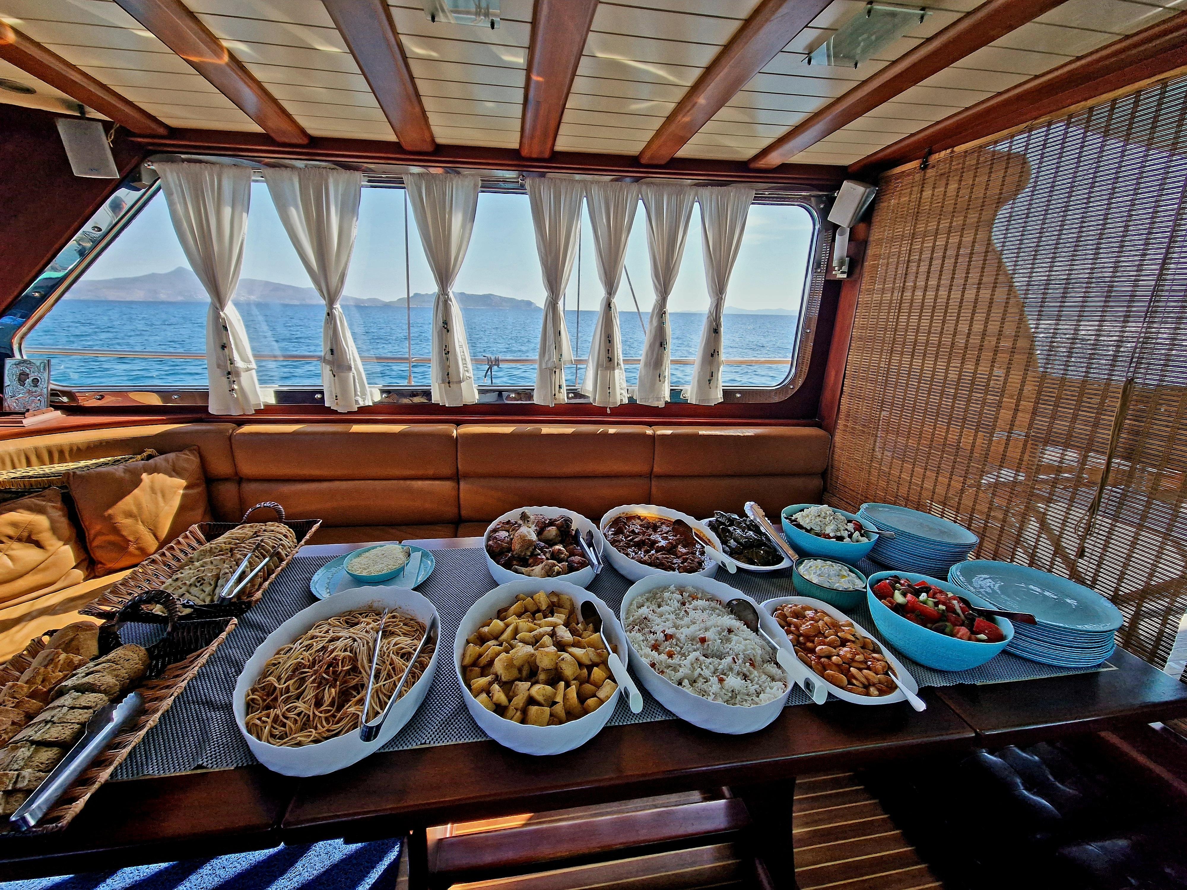 Athens Island-Hopping Cruise: Agistri, Metopi & Aegina with Lunch & Drinks