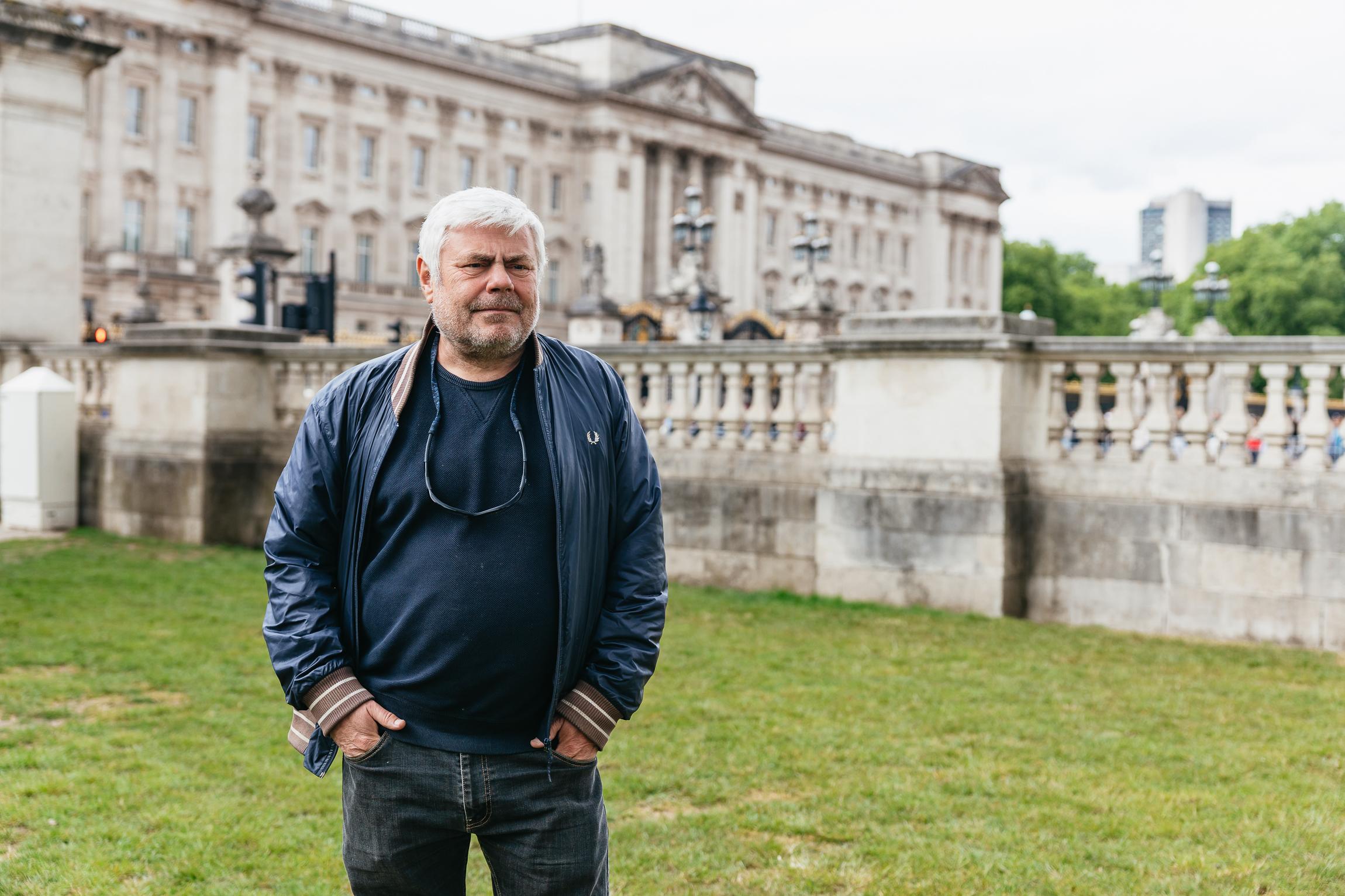 London: Changing of The Guard Tour with Expert Guide - Buckingham Palace tour and royal London scenery