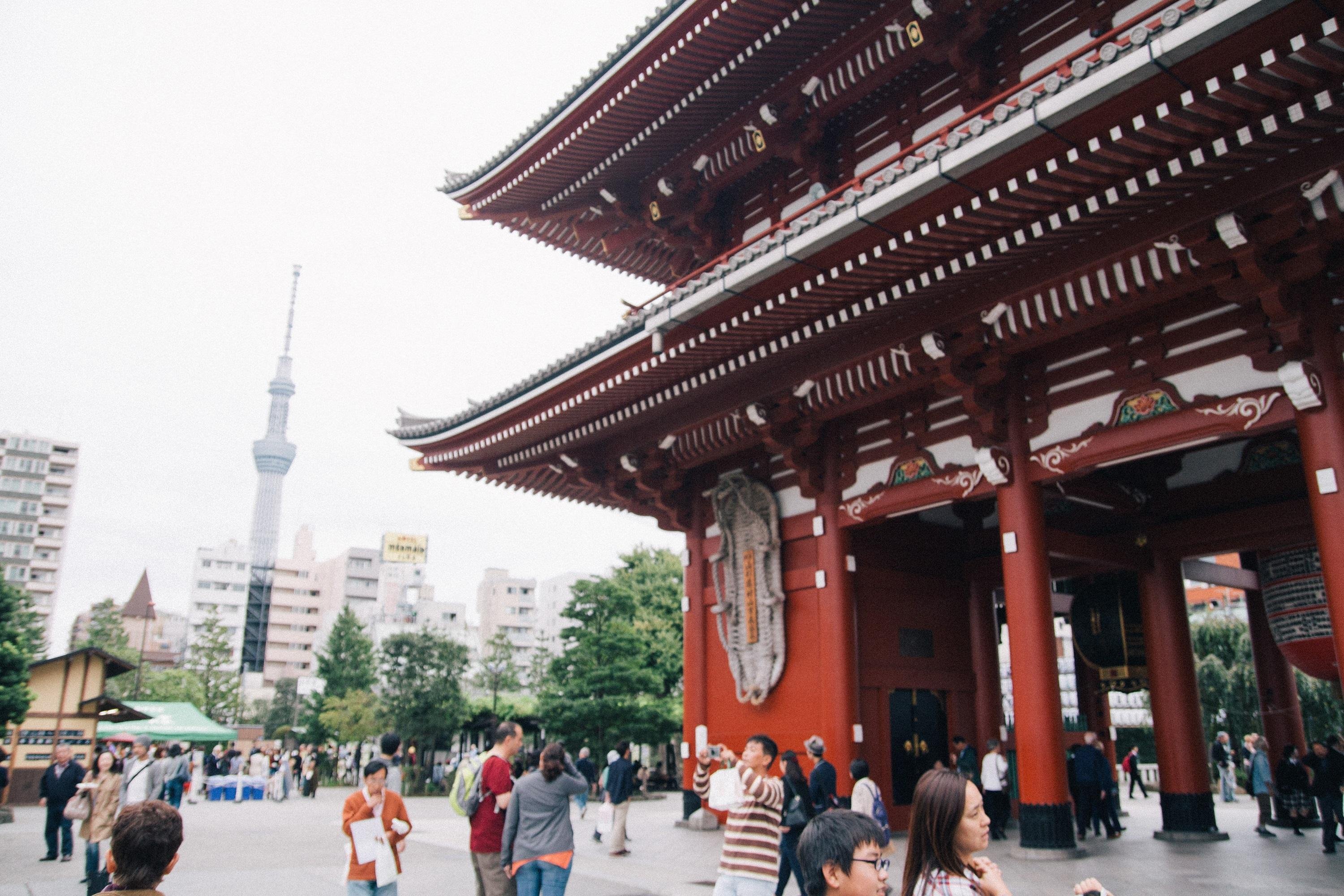 Asakusa Highlights Walk: Sensoji, Skytree & Local Snacks