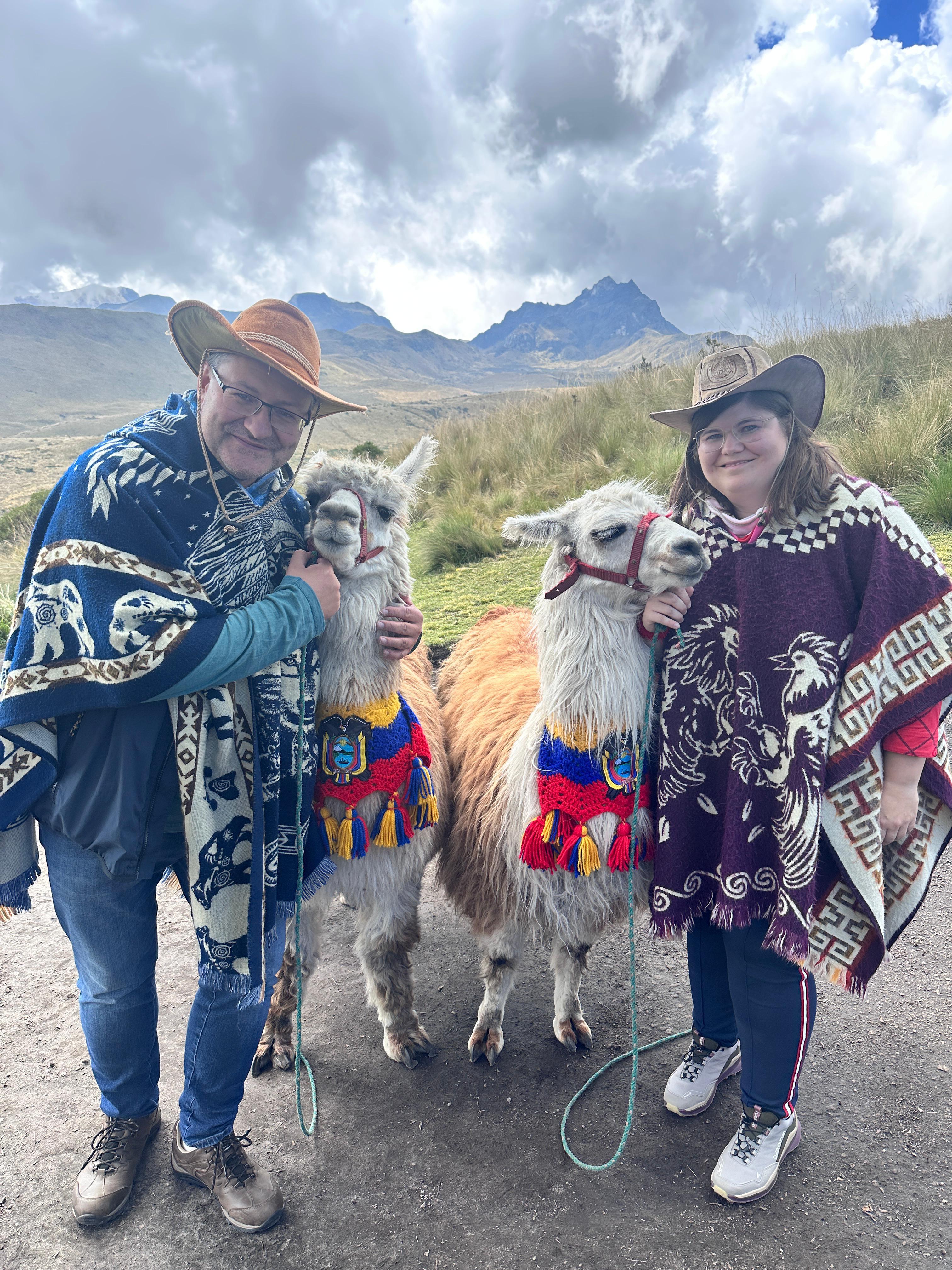 Private Quito Highlights: Colonial Center, Cable Car & Equator
