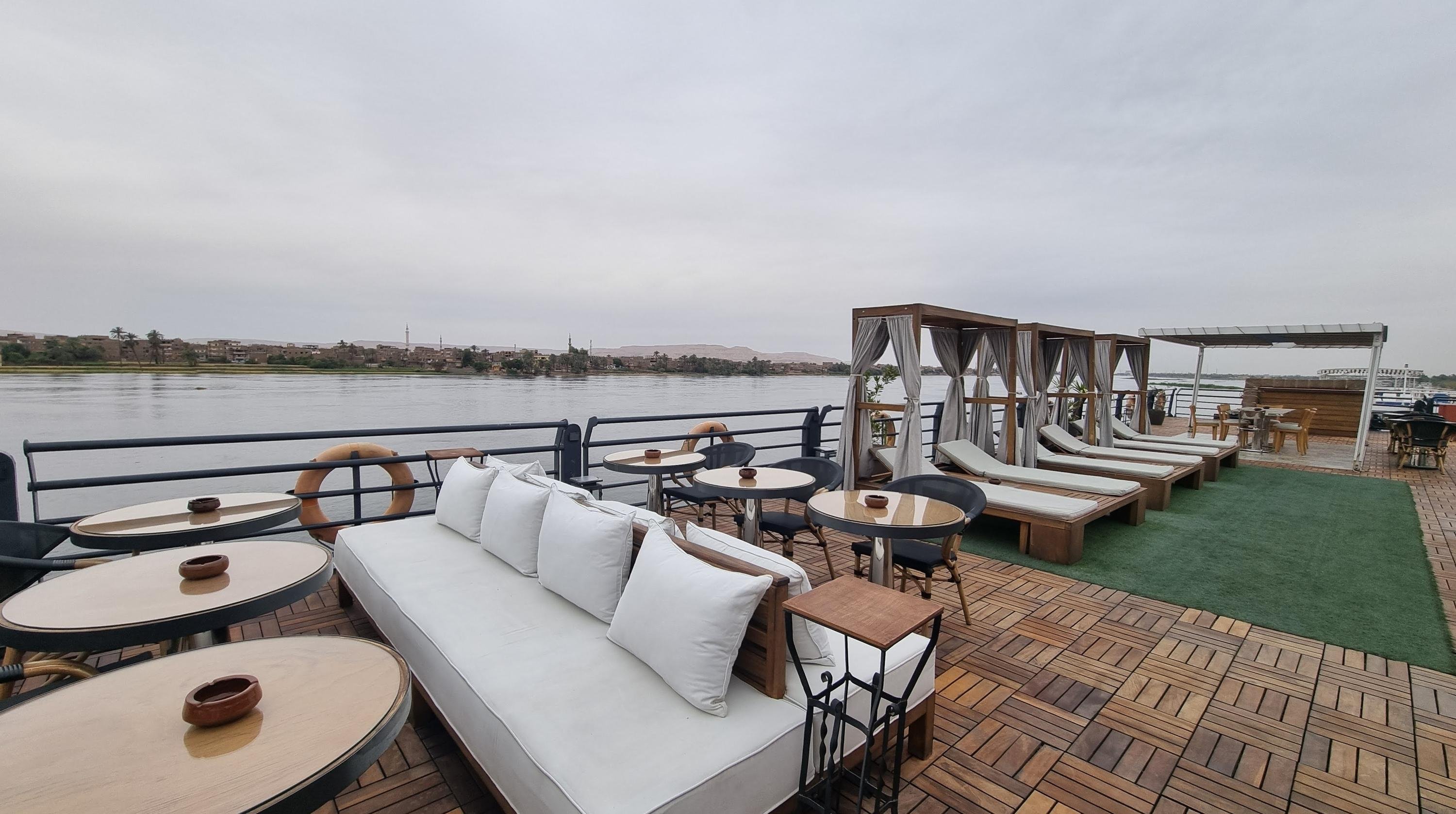 4-Day Private Nile Cruise: Aswan to Luxor with Hot Air Balloon