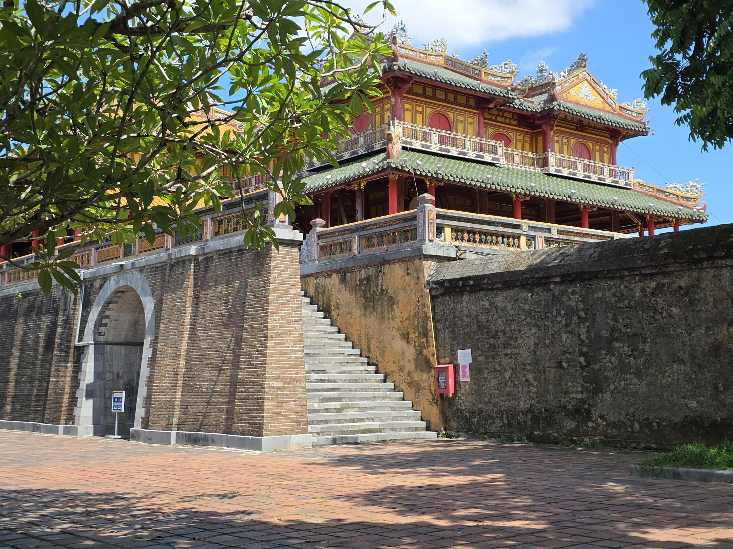 Hue Imperial City: Small-Group Walking Tour