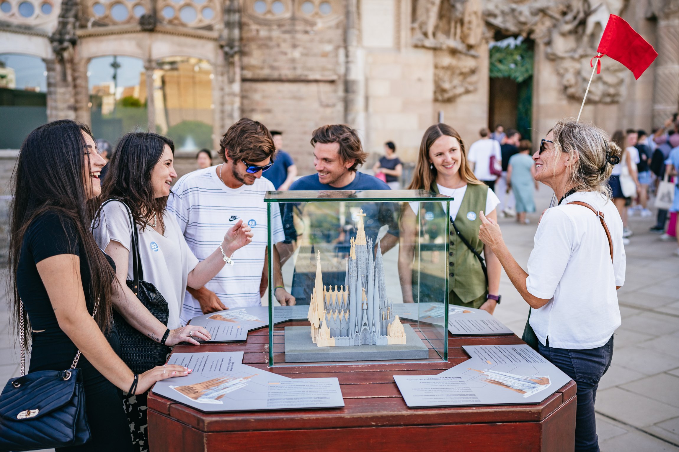 Sagrada Familia skip the line tour and basilica interior — image 6