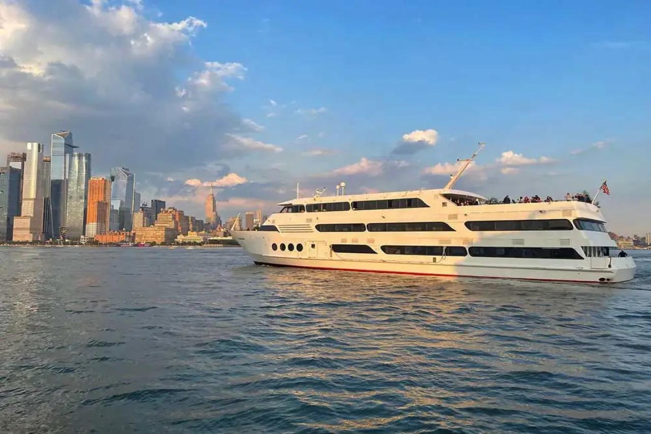 New Year's Eve Yacht Party with Fireworks View