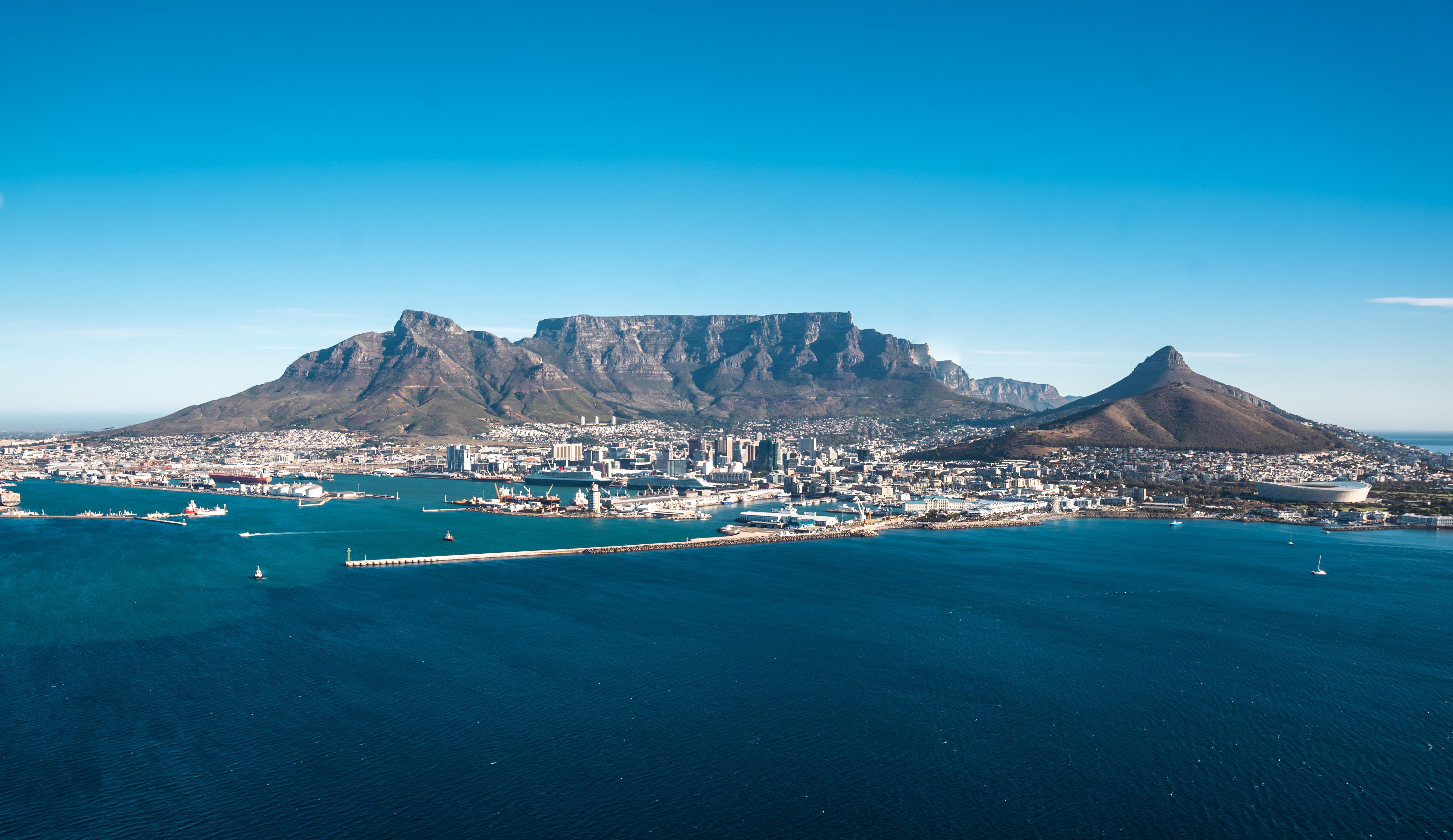 Cape Town Helicopter Flight Over the 12 Apostles with Champagne