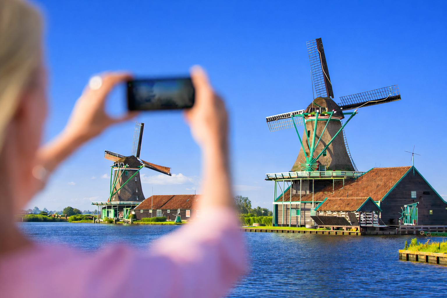 Dutch Countryside Discovery: Windmills, Volendam & Marken