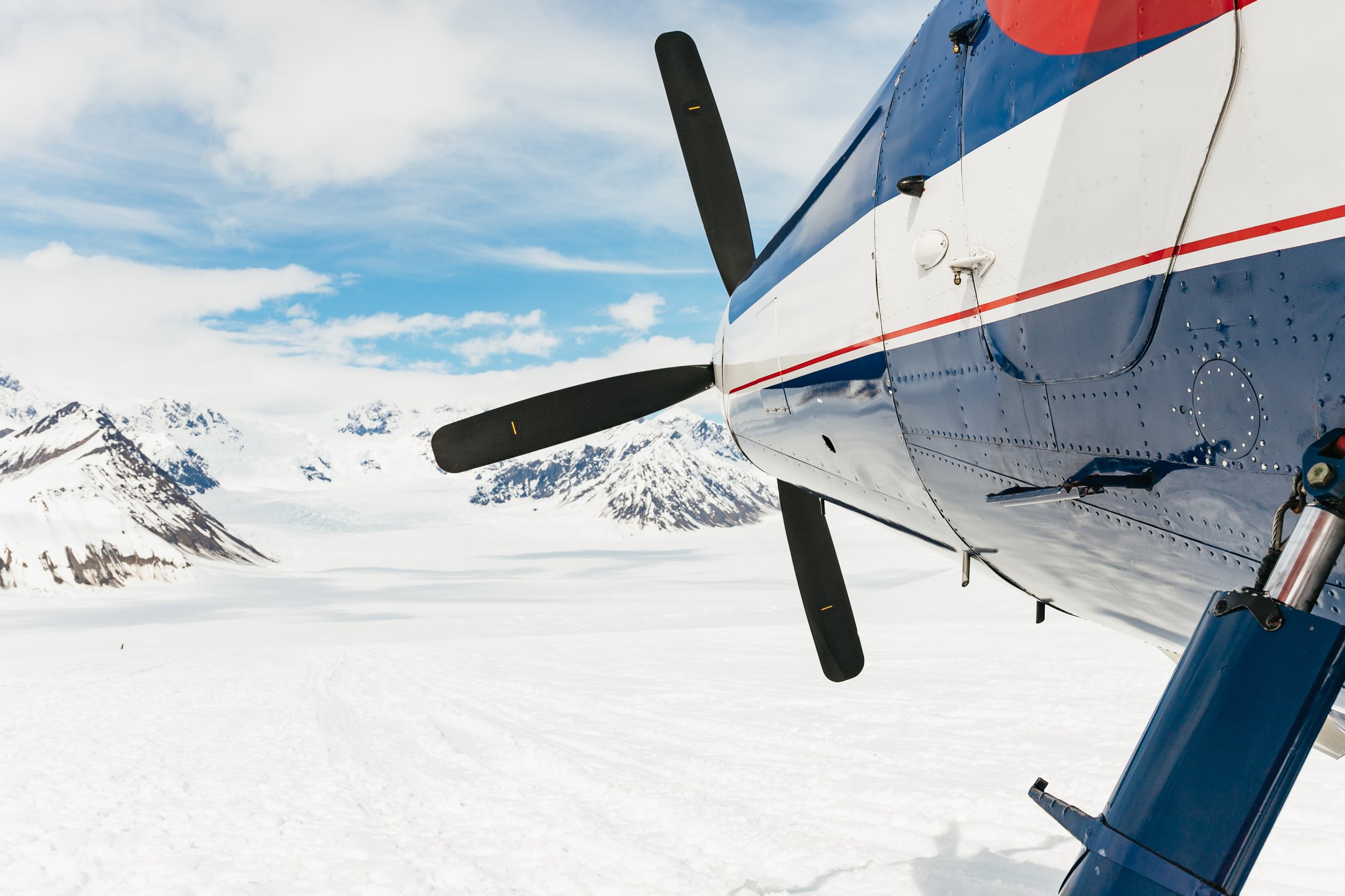Denali flightseeing tour — Alaska Range glaciers and peaks from a bush plane — image 2