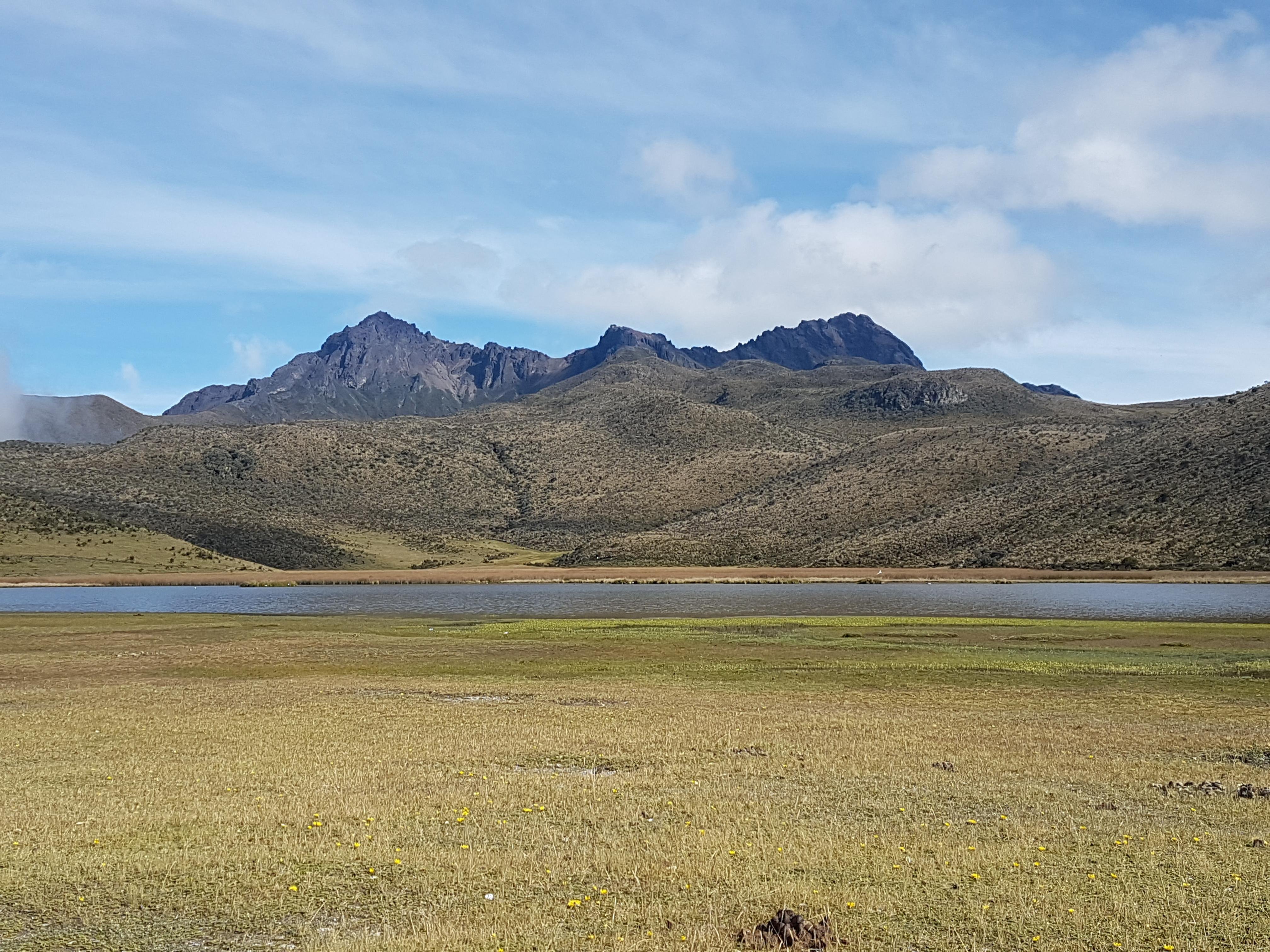 Private Andes Road Trip: Cotopaxi & Quilotoa Lagoon
