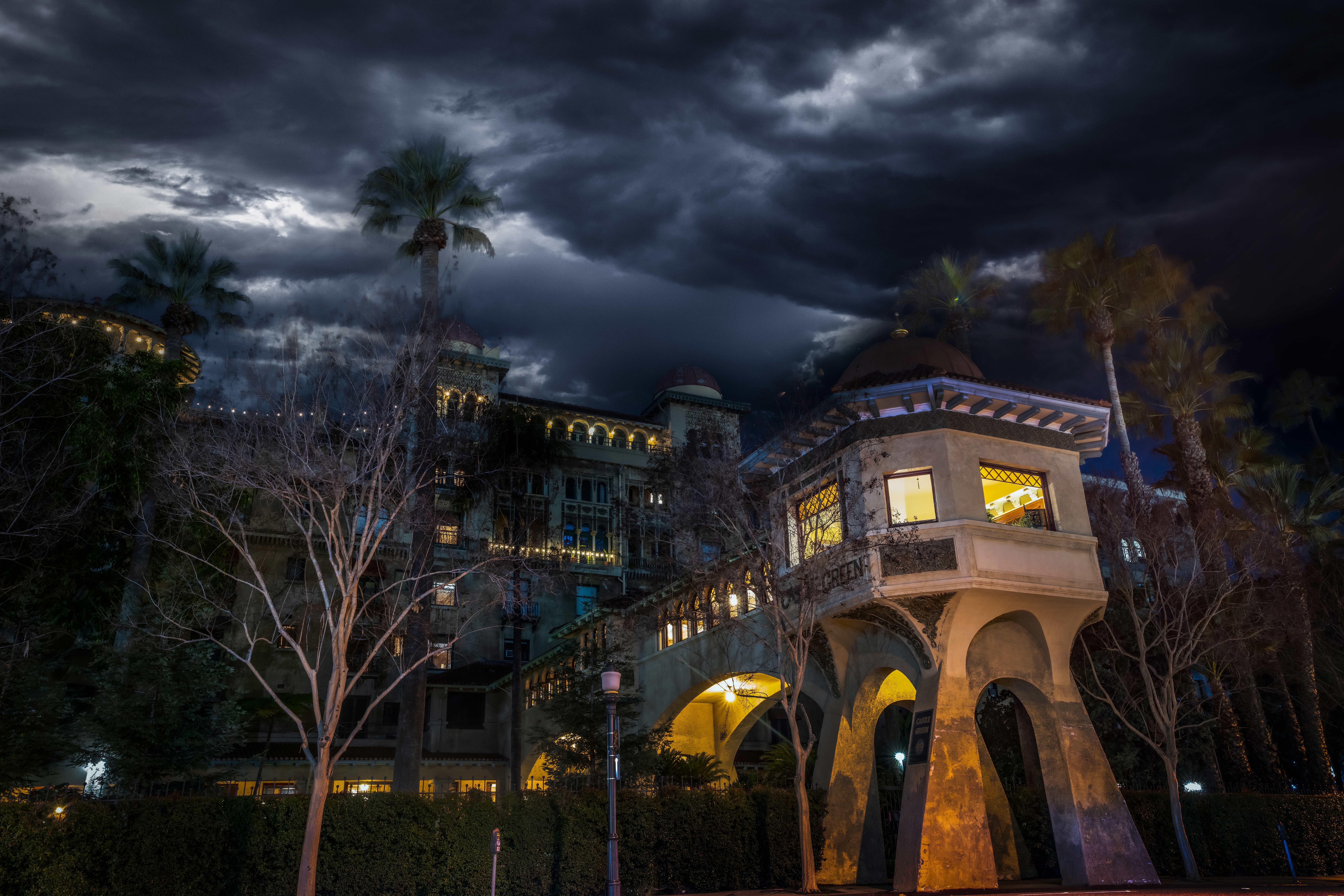Purgatory Phantoms: Pasadena Ghost Walking Tour