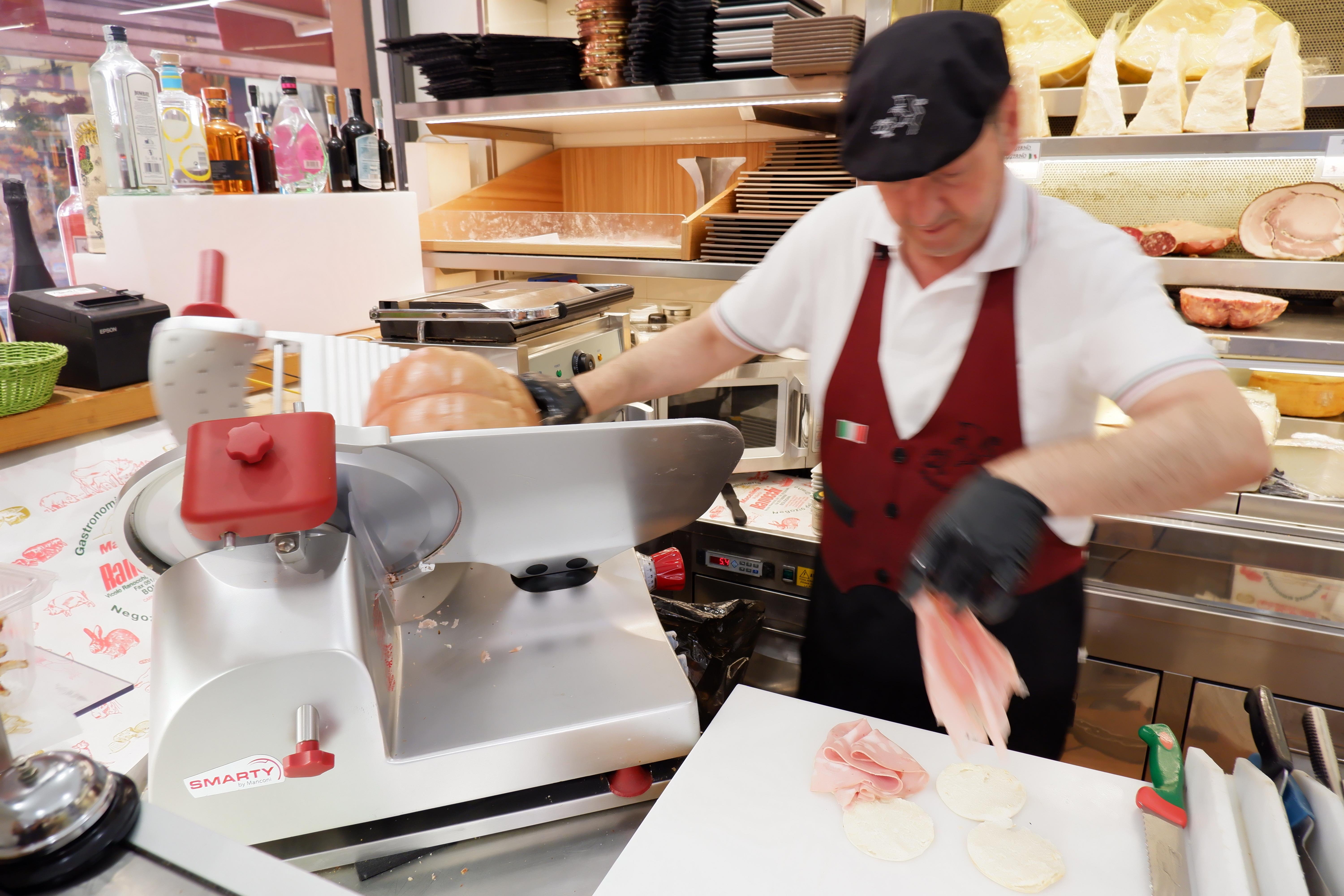 Bologna: Guided Food Markets Tour