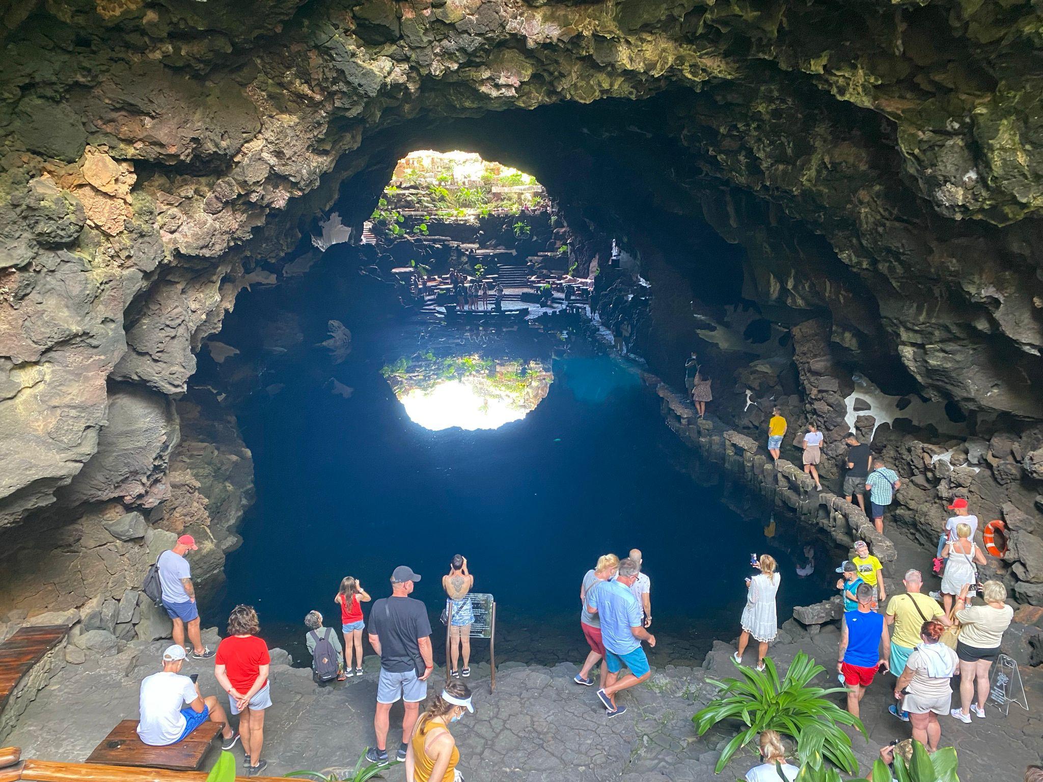 Lanzarote volcano tour to Timanfaya National Park — image 11
