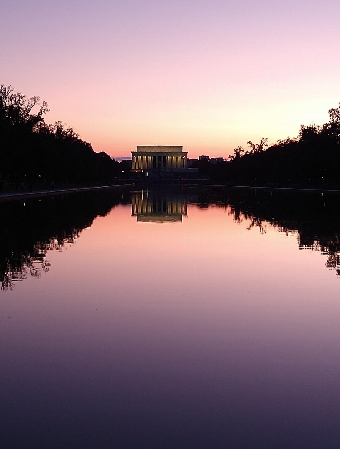 DC Sunset Monuments & Memorials Walking Tour