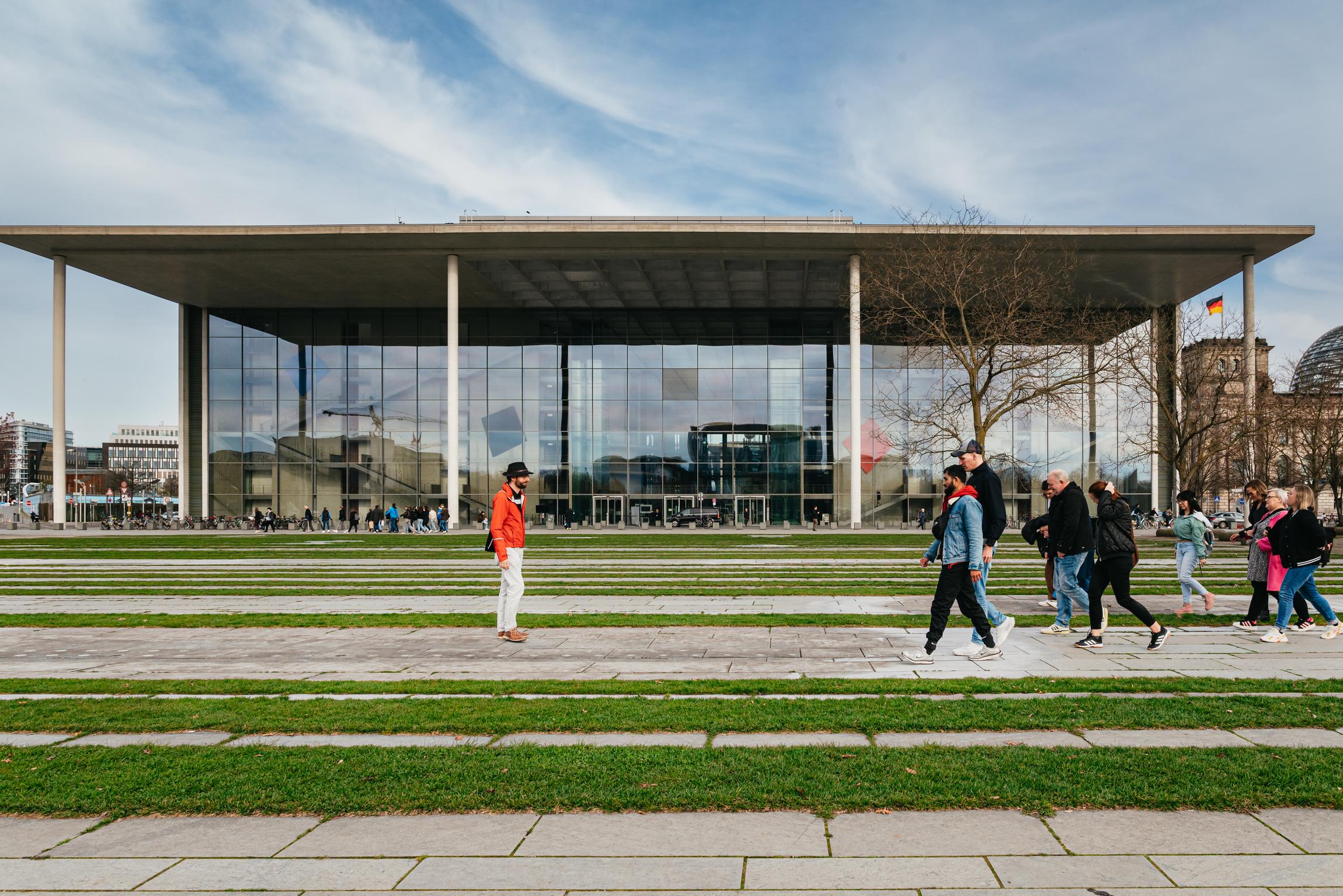 Berlin: Reichstag, Dome and Government District Guided Tour