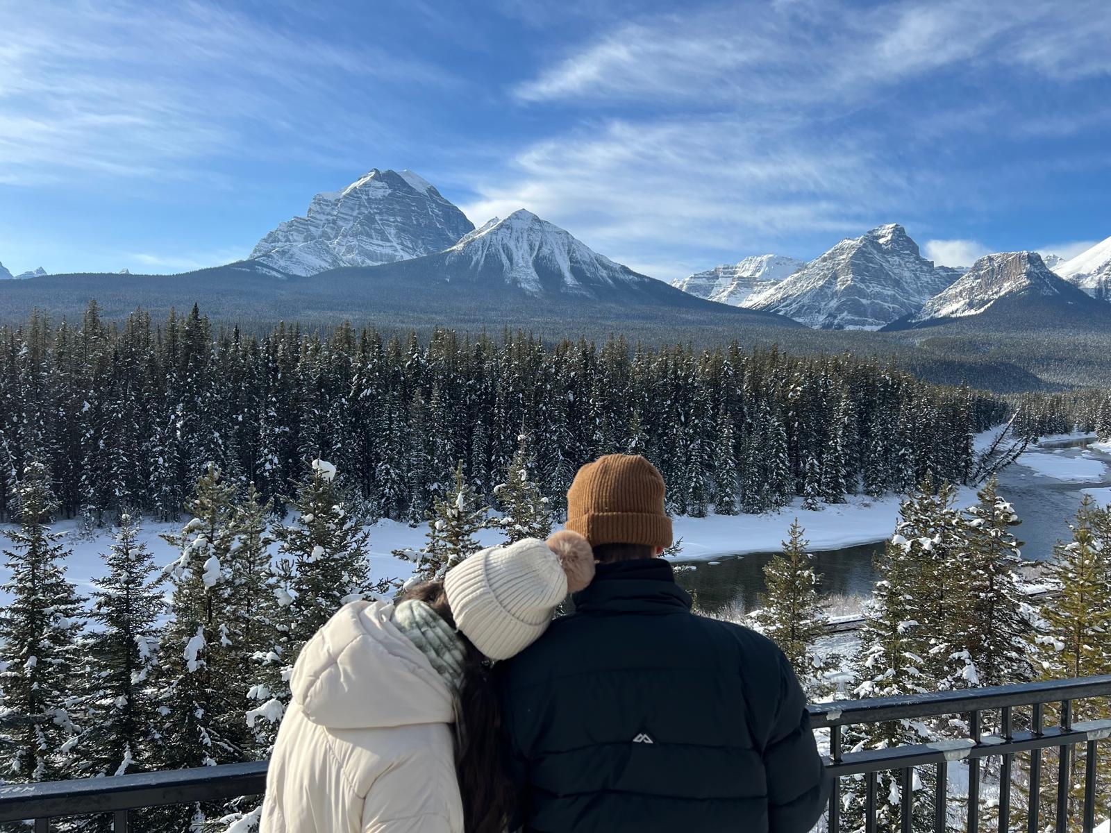 Canmore/ Banff: Lake Louise & Moraine Shuttle 2.5 hrs each