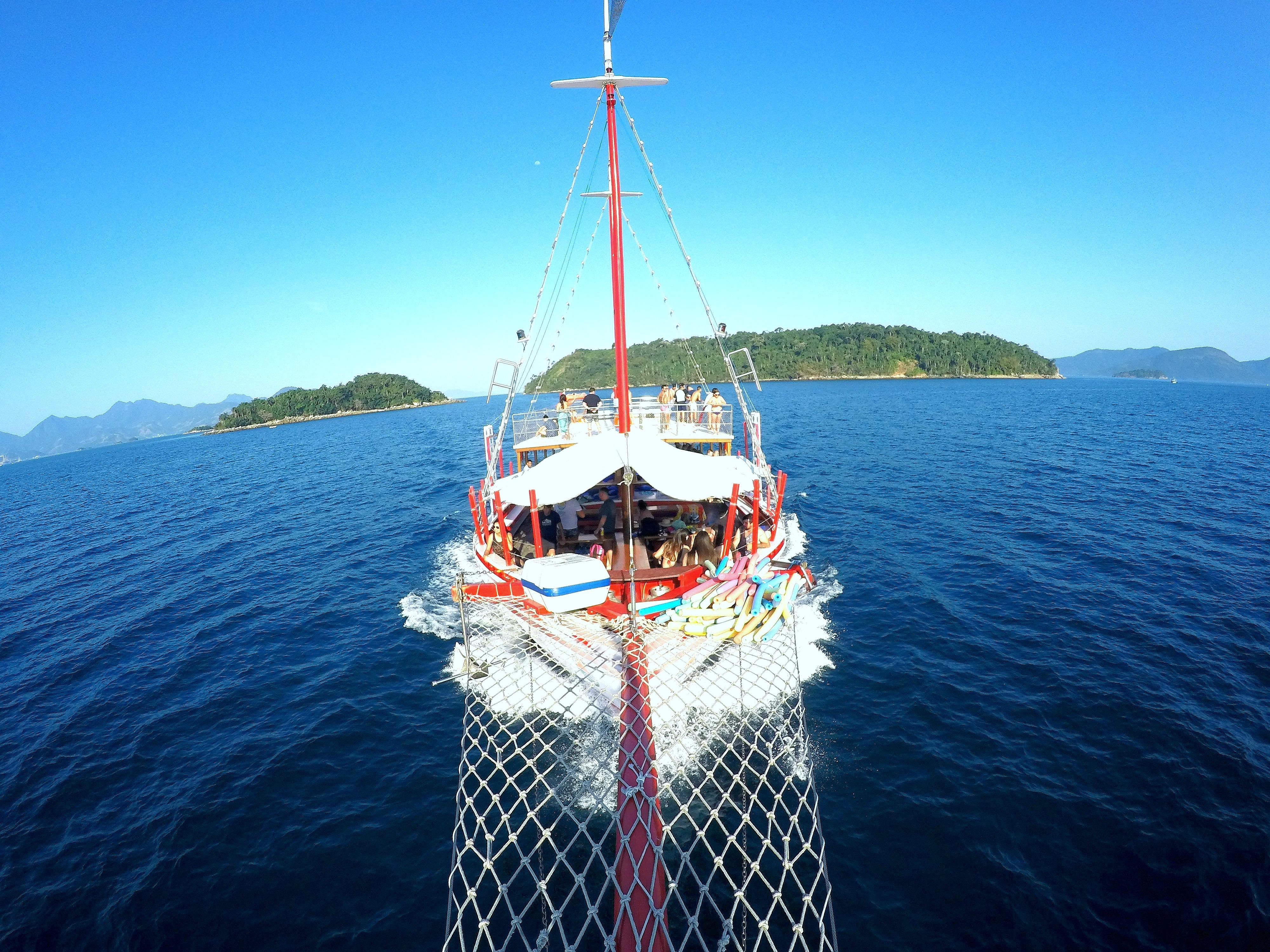 Ilha Grande & Blue Lagoon Boat Cruise from Rio