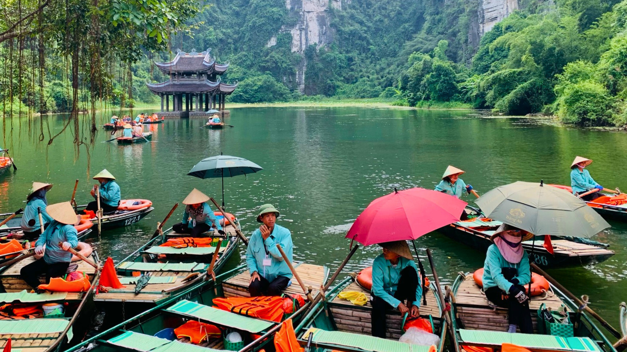 Ninh Binh Day Trip: Trang An, Mua Cave & Bai Dinh Pagoda from Hanoi