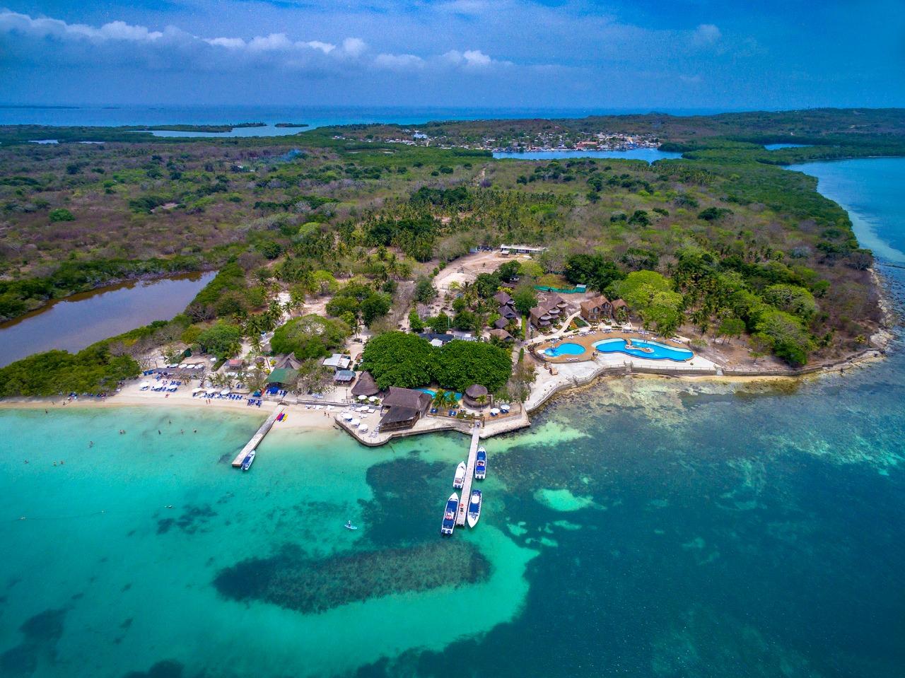 Private Three-Island Adventure with Lunch & Open Bar