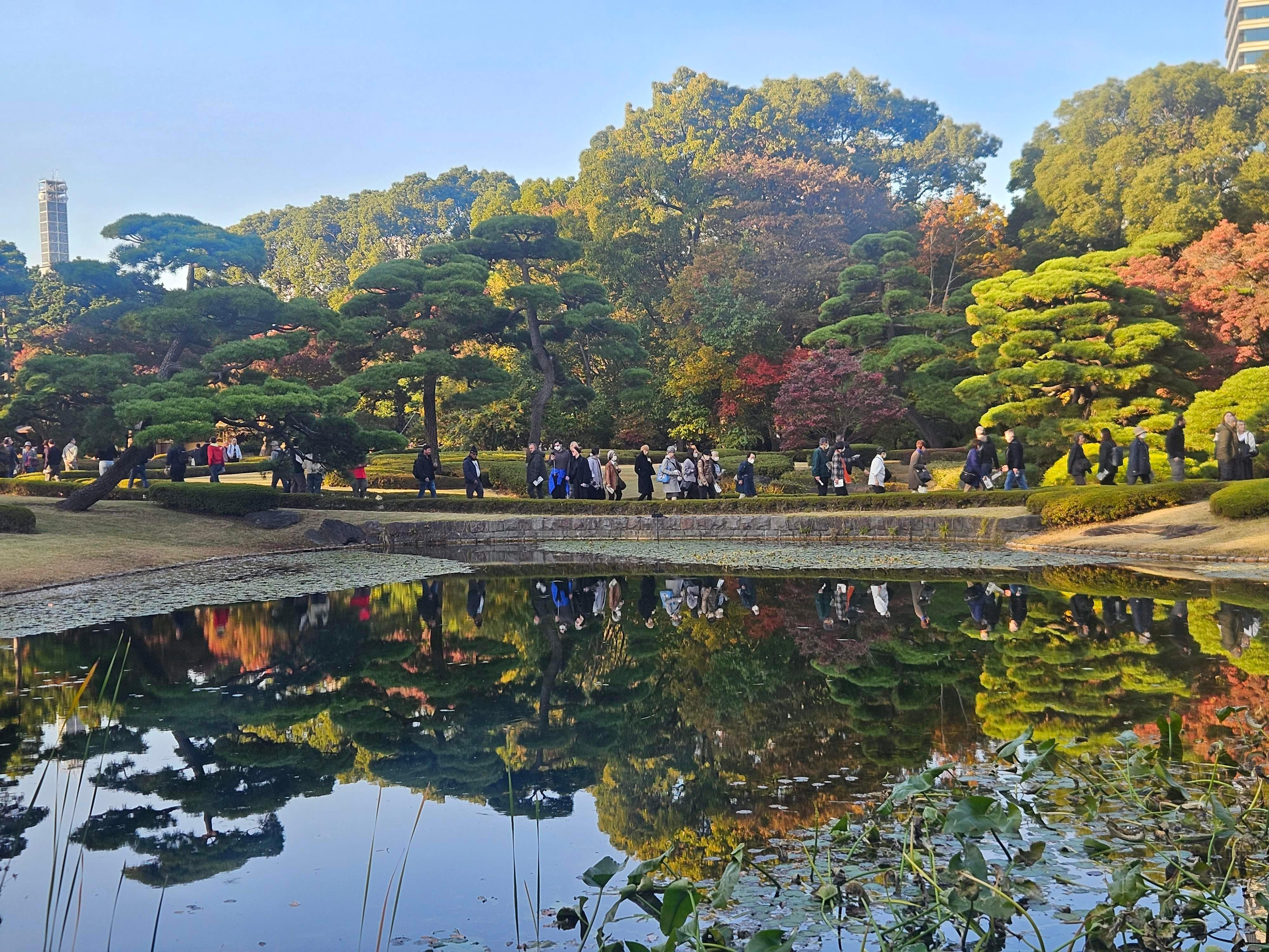 Tokyo Imperial Palace & Shogun History Walking Tour