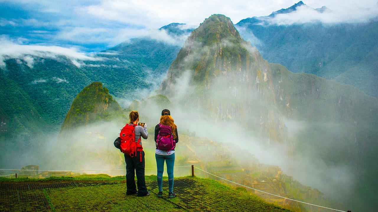 Salkantay Trek to Machu Picchu: 5-Day Lodge Adventure