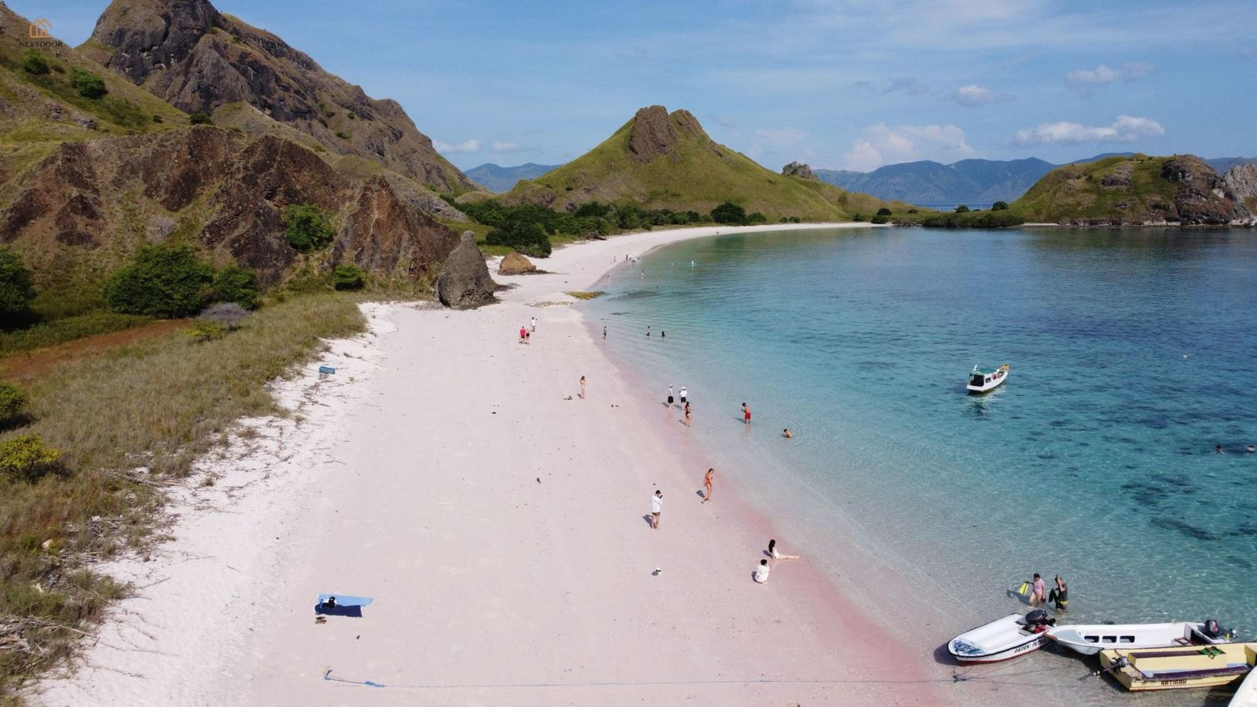 Komodo & Pink Beach 2-Day Shared Boat Adventure from Labuan Bajo