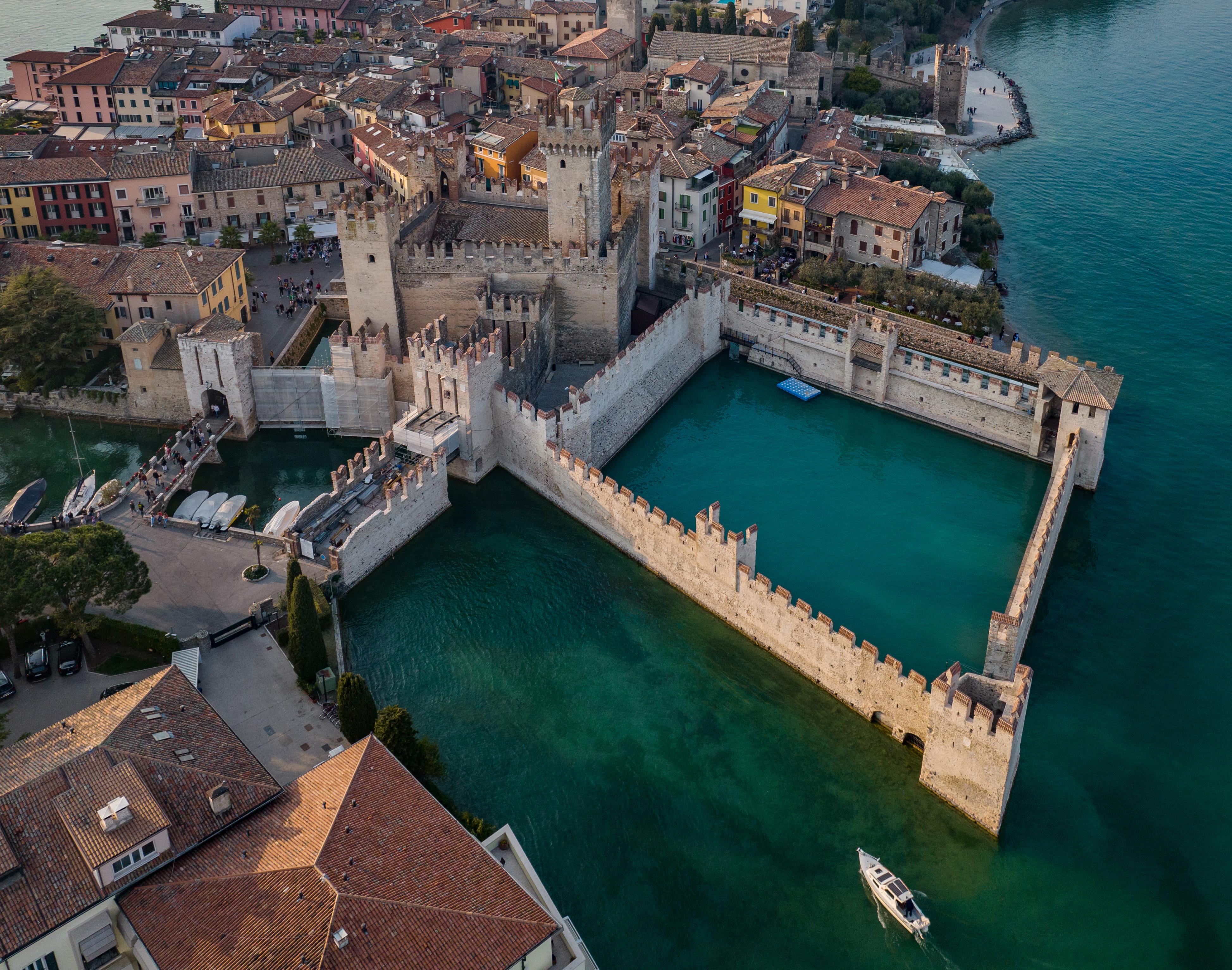Sirmione Peninsula Speedboat Tour from Peschiera del Garda