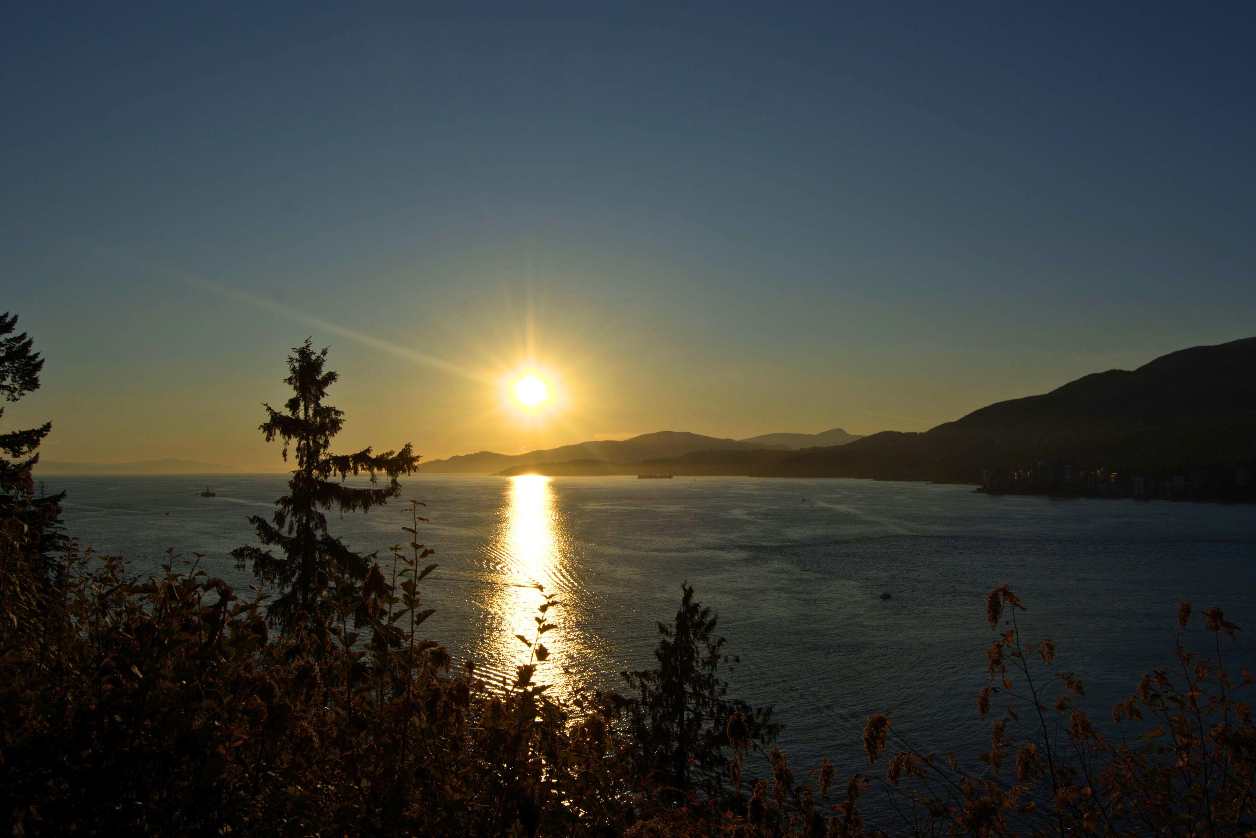 Vancouver Twilight Double-Decker Sightseeing Tour