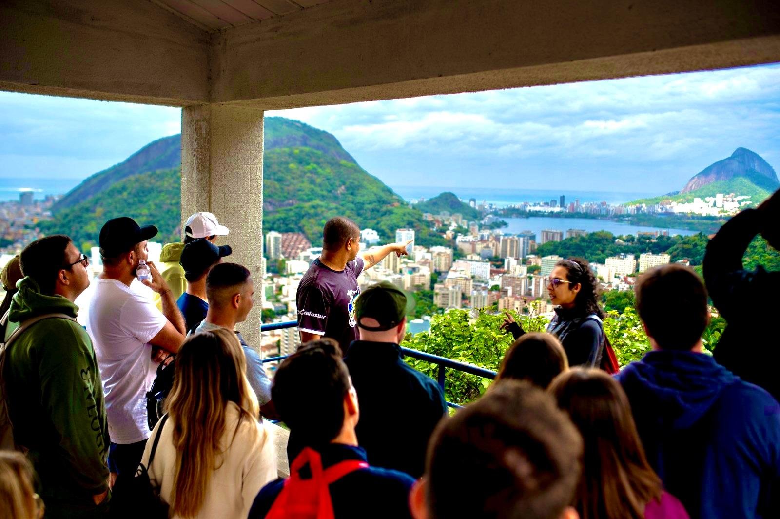 Rio de Janeiro: Santa Marta Favela Guided Walking Tour