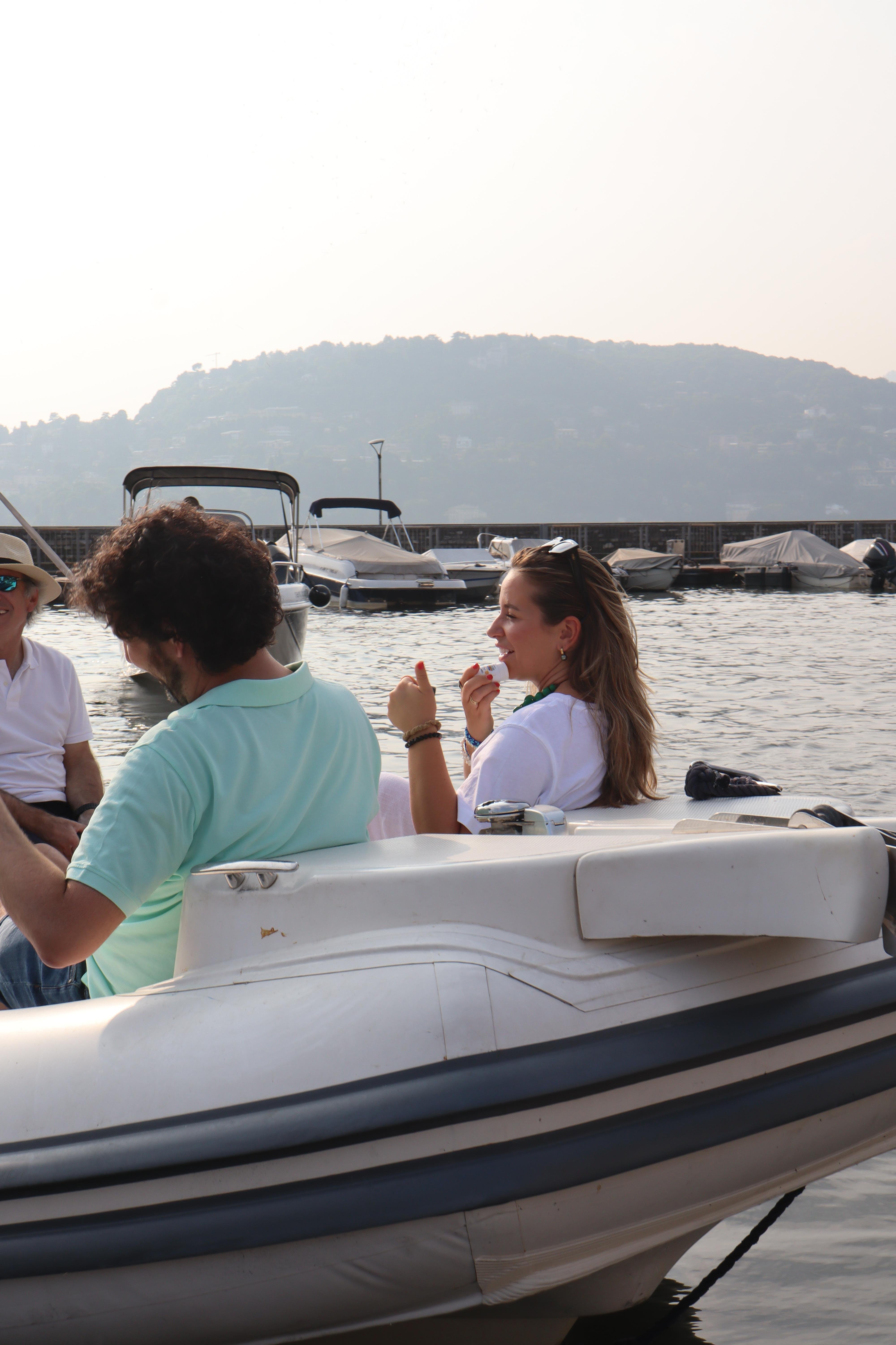 Lake Como boat tour - villa coastline from the water — image 16