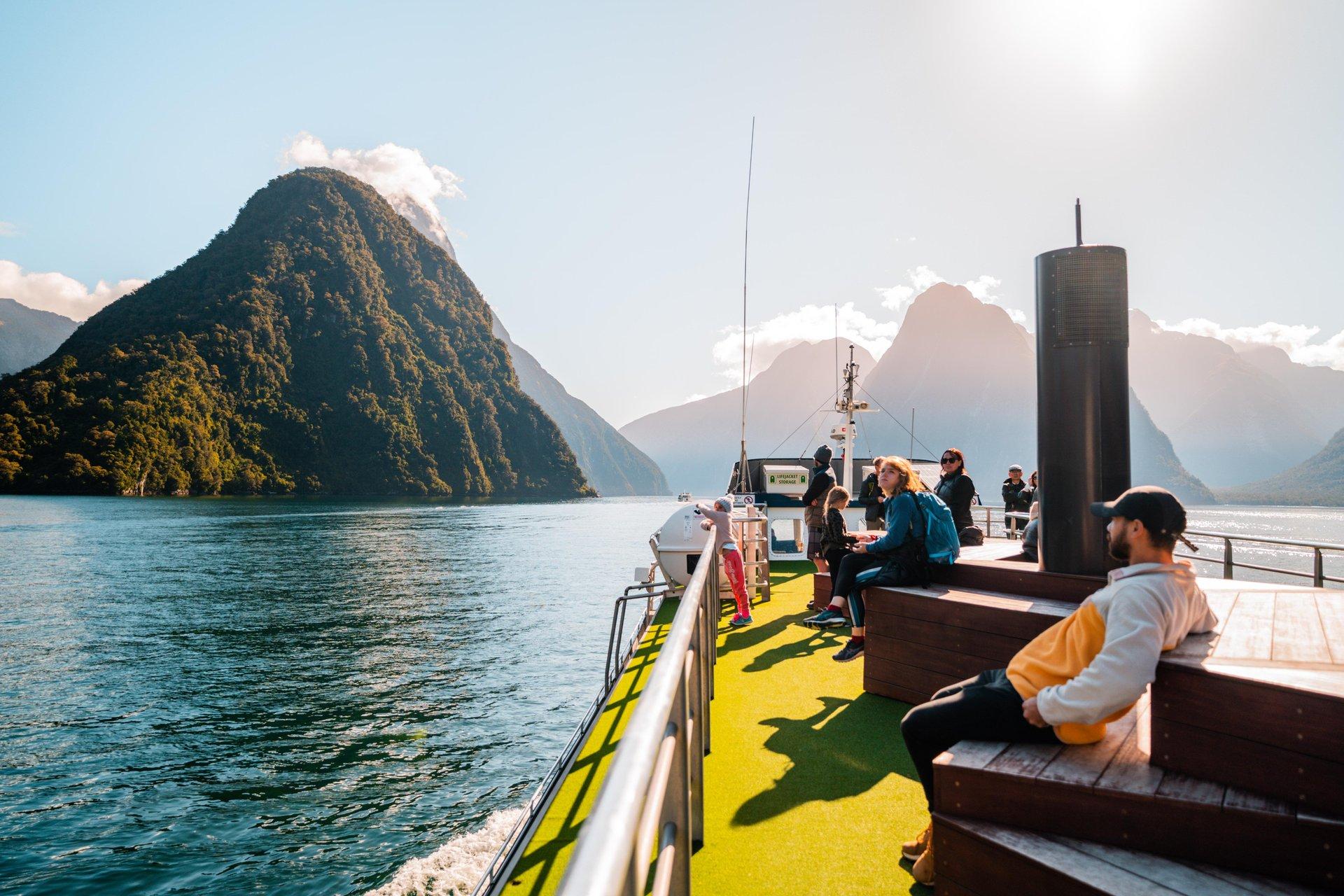 Milford Sound: Classic and Signature Cruises