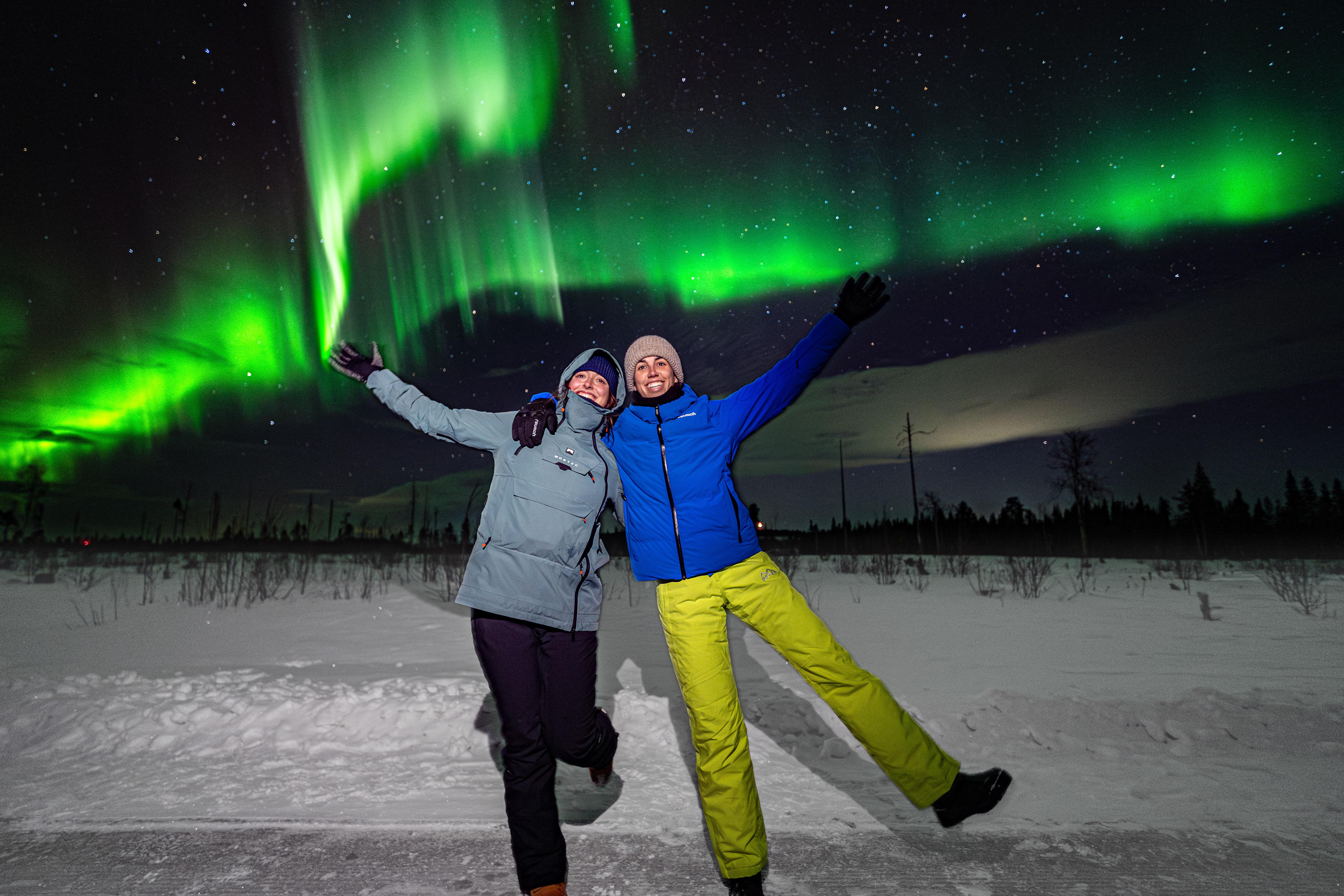 Rovaniemi Aurora Hunt – Expert-Led Northern Lights Chase with Free Photos