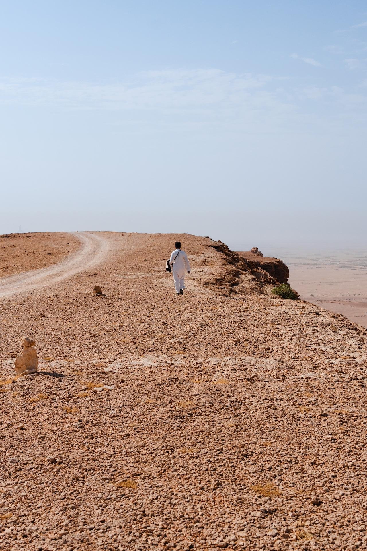 Edge of the World & Darb Al-Manjoor Desert Expedition