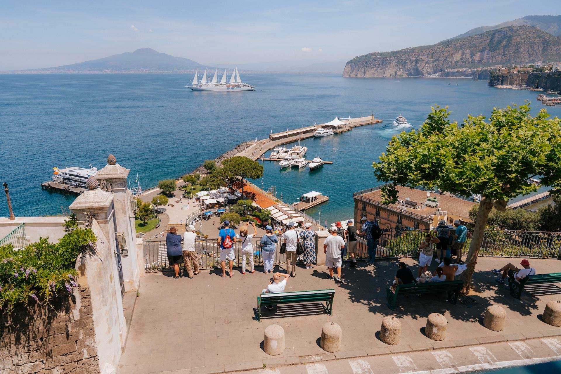 Rome to Pompeii & Amalfi Coast Day Trip