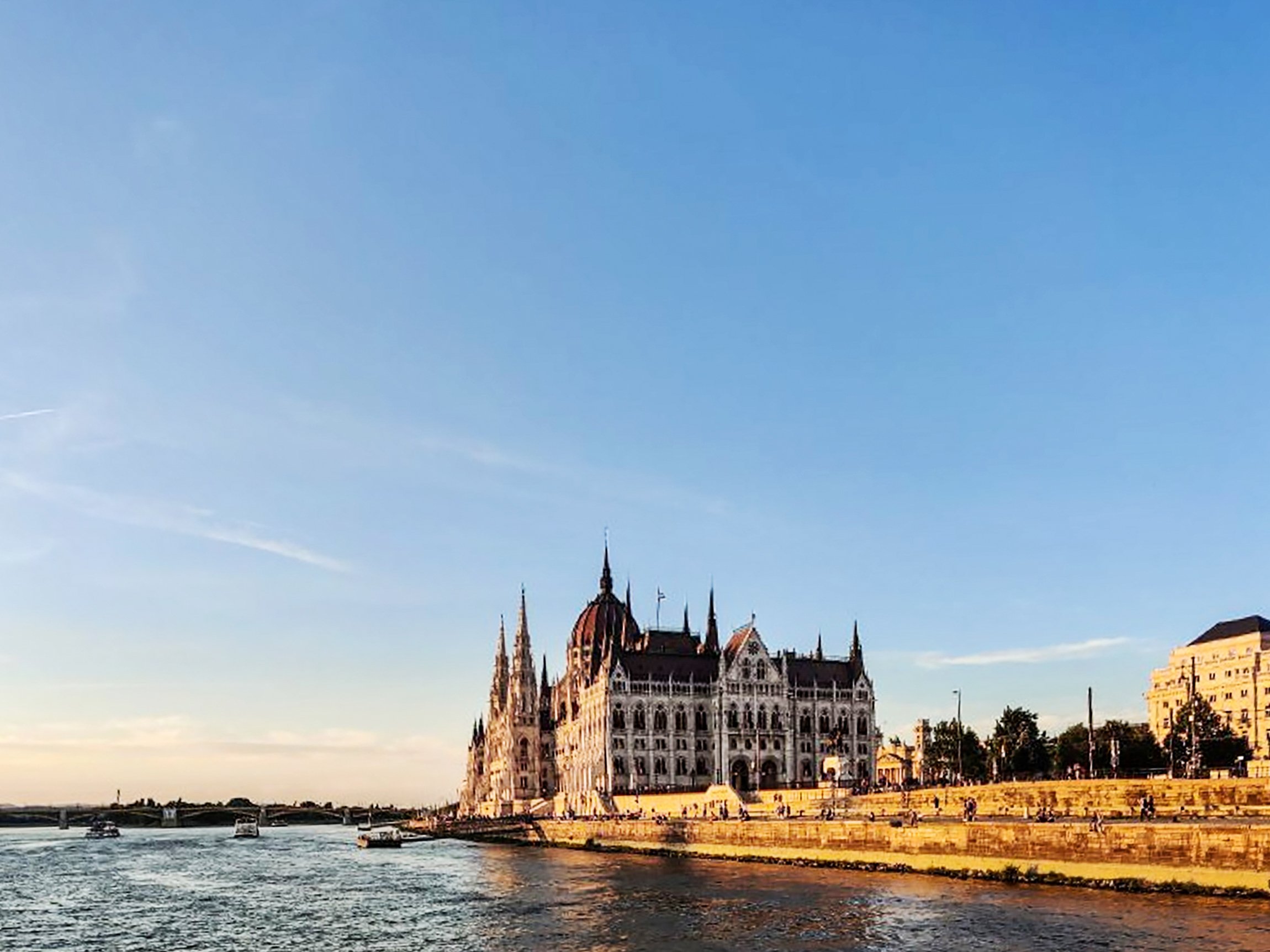 Budapest Sightseeing Cruise — image 17