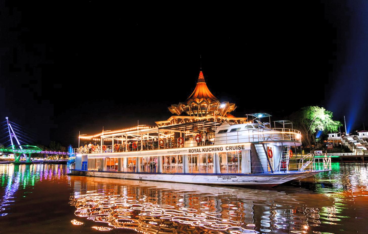 Kuching Evening River Cruise with Cultural Performances