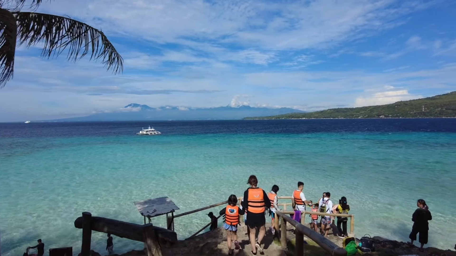 Oslob Triple Adventure: Whale Sharks, Tumalog Falls & Sumilon Island