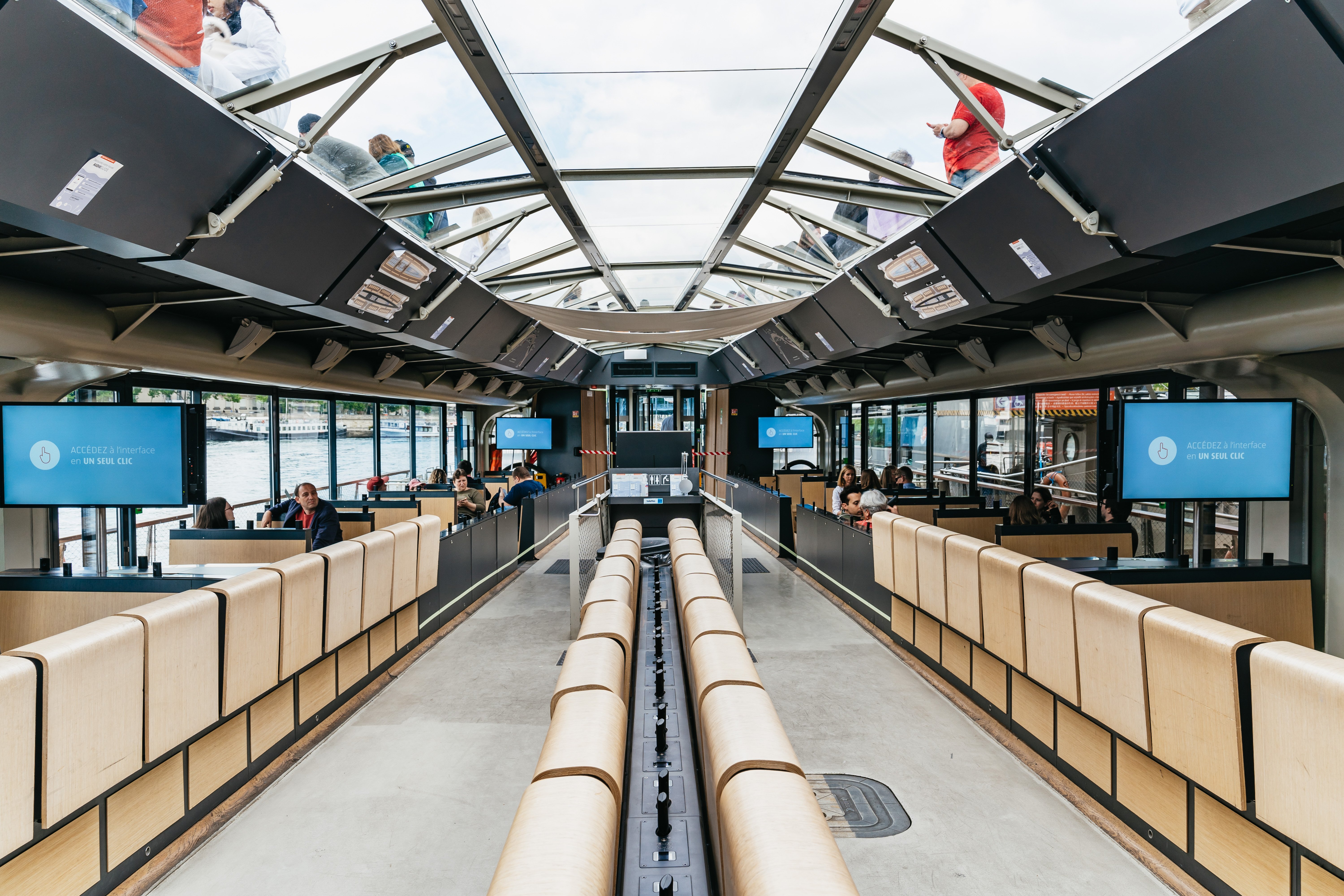 Paris: 1-Hour Seine River Sightseeing Cruise from the Eiffel Tower