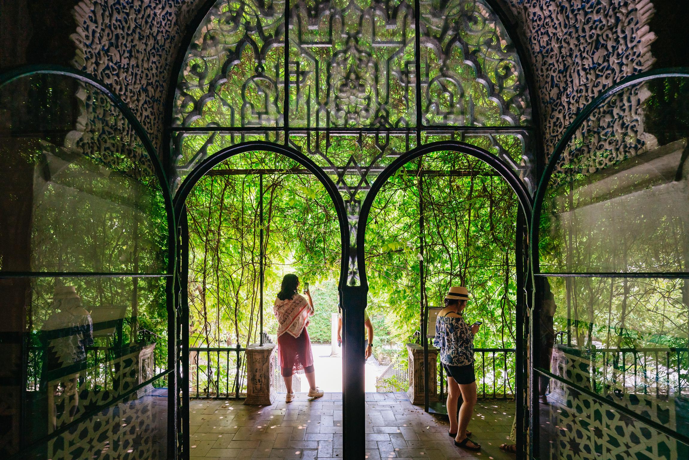 Seville: Cathedral, Giralda & Alcazar Expert-Led Tour