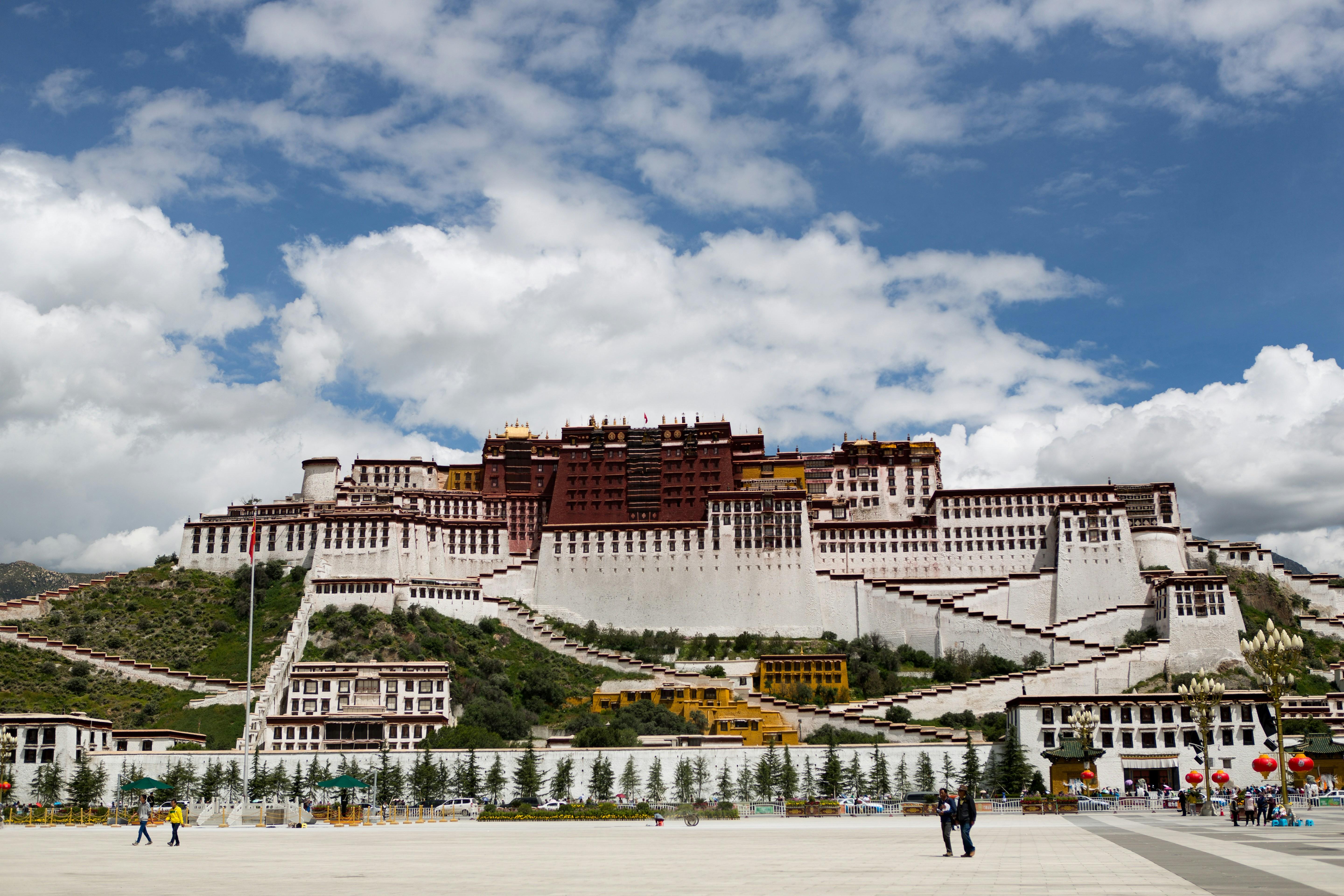 8-Day Tibet Overland Adventure: Lhasa to Everest Base Camp