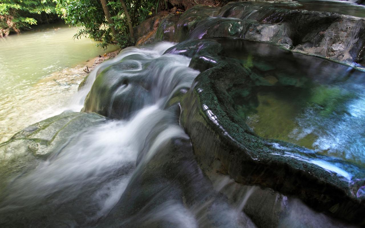 Krabi Jungle Day Tour: Hot Springs, Emerald Pool & Tiger Cave Temple