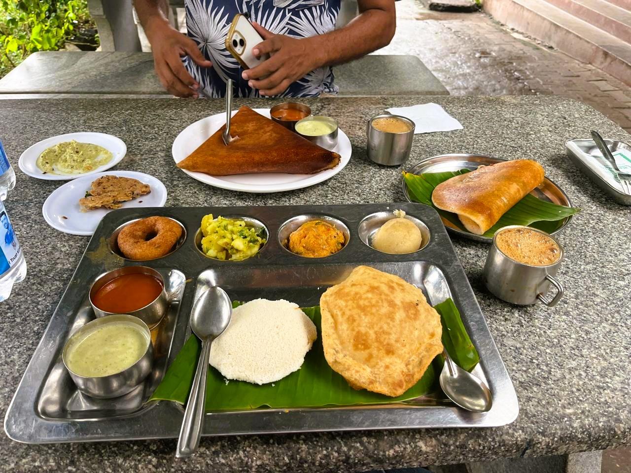 Bangalore Evening Street Food Tour & Lalbagh Gardens
